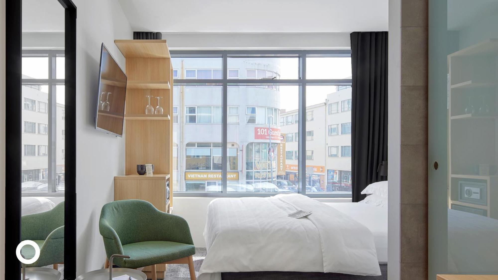 Small Double Room,1284135901:JPEG