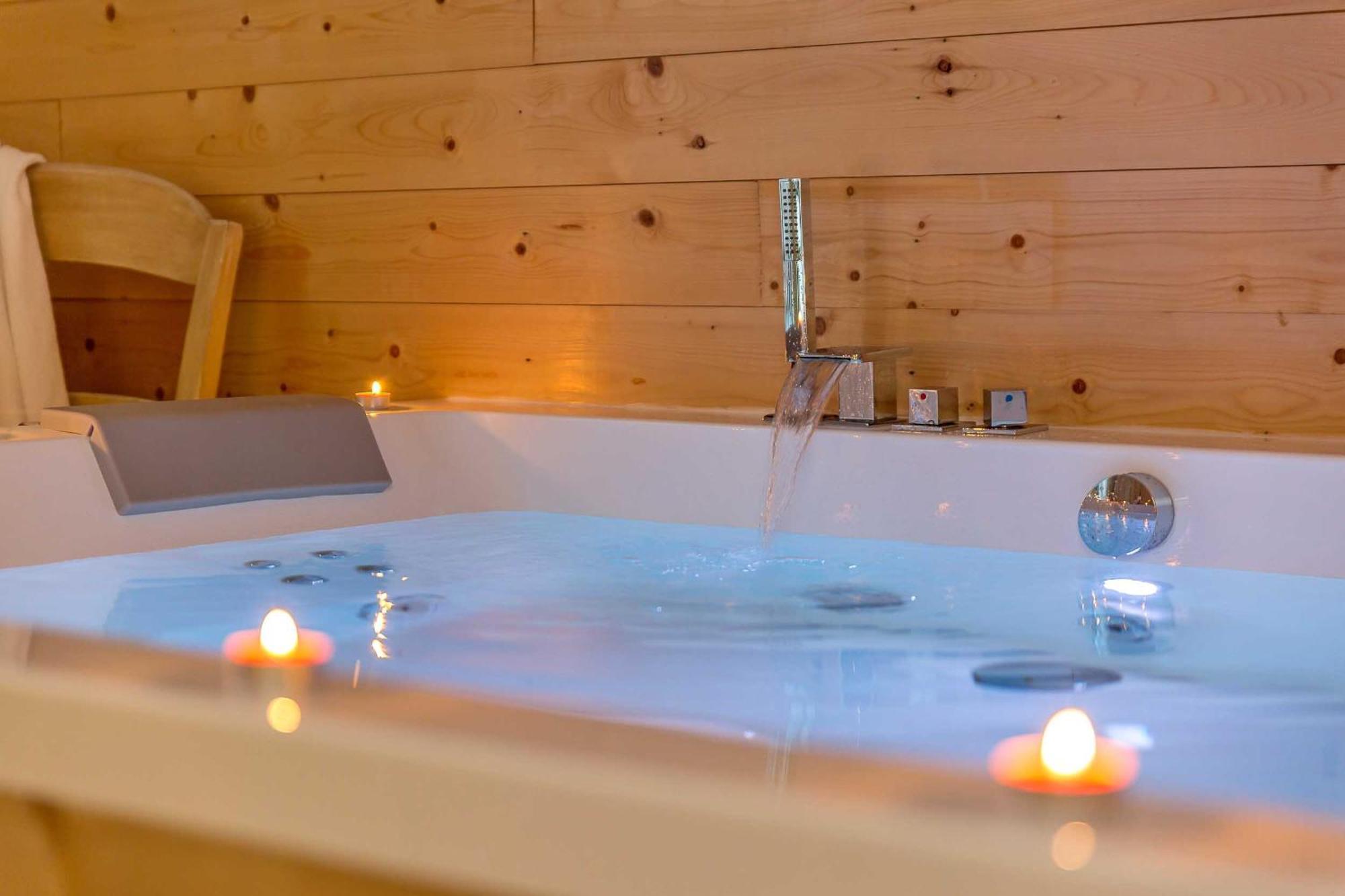 Double Room with Hot Tub