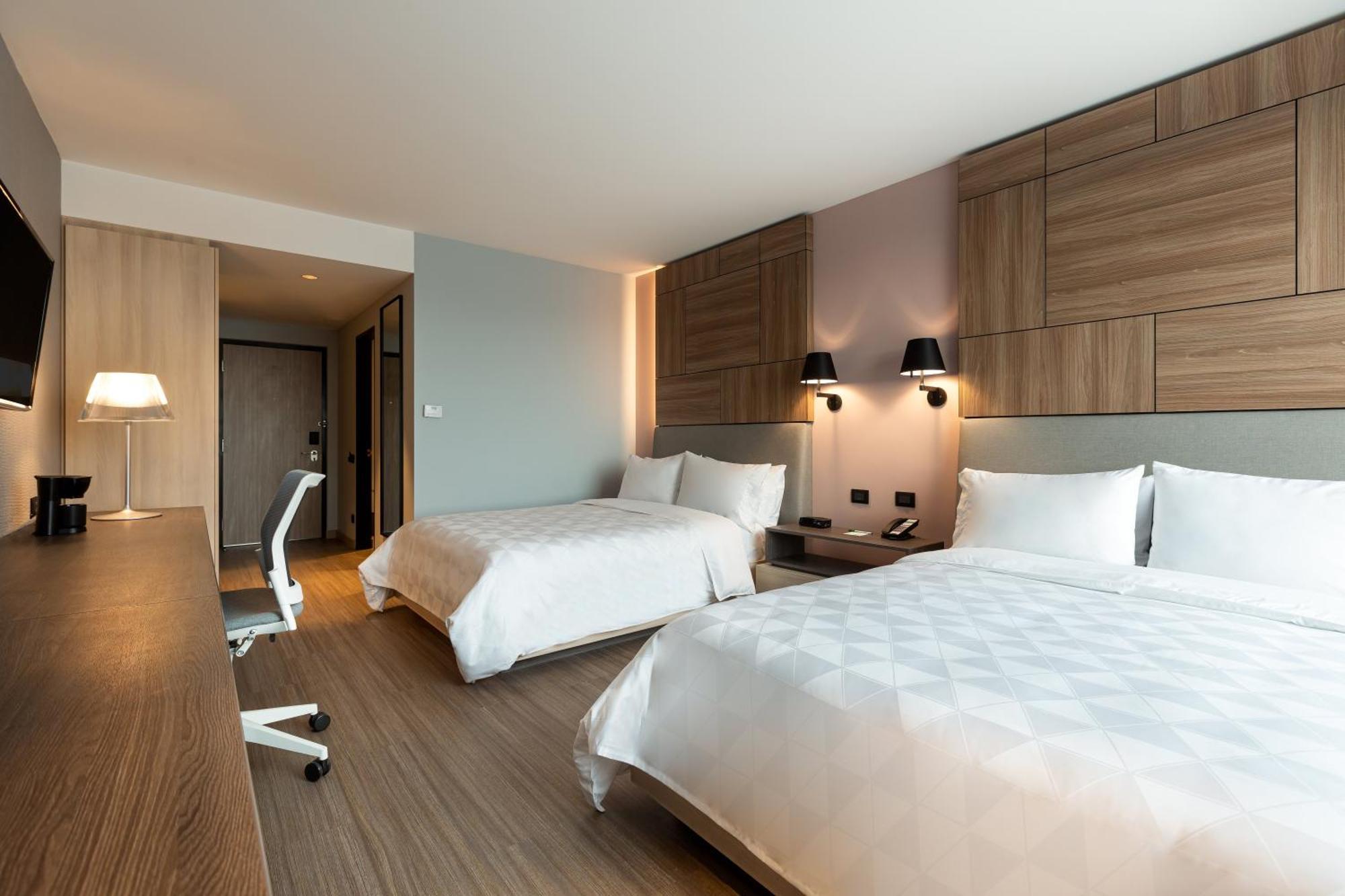 Standard Room with Two Queen Beds