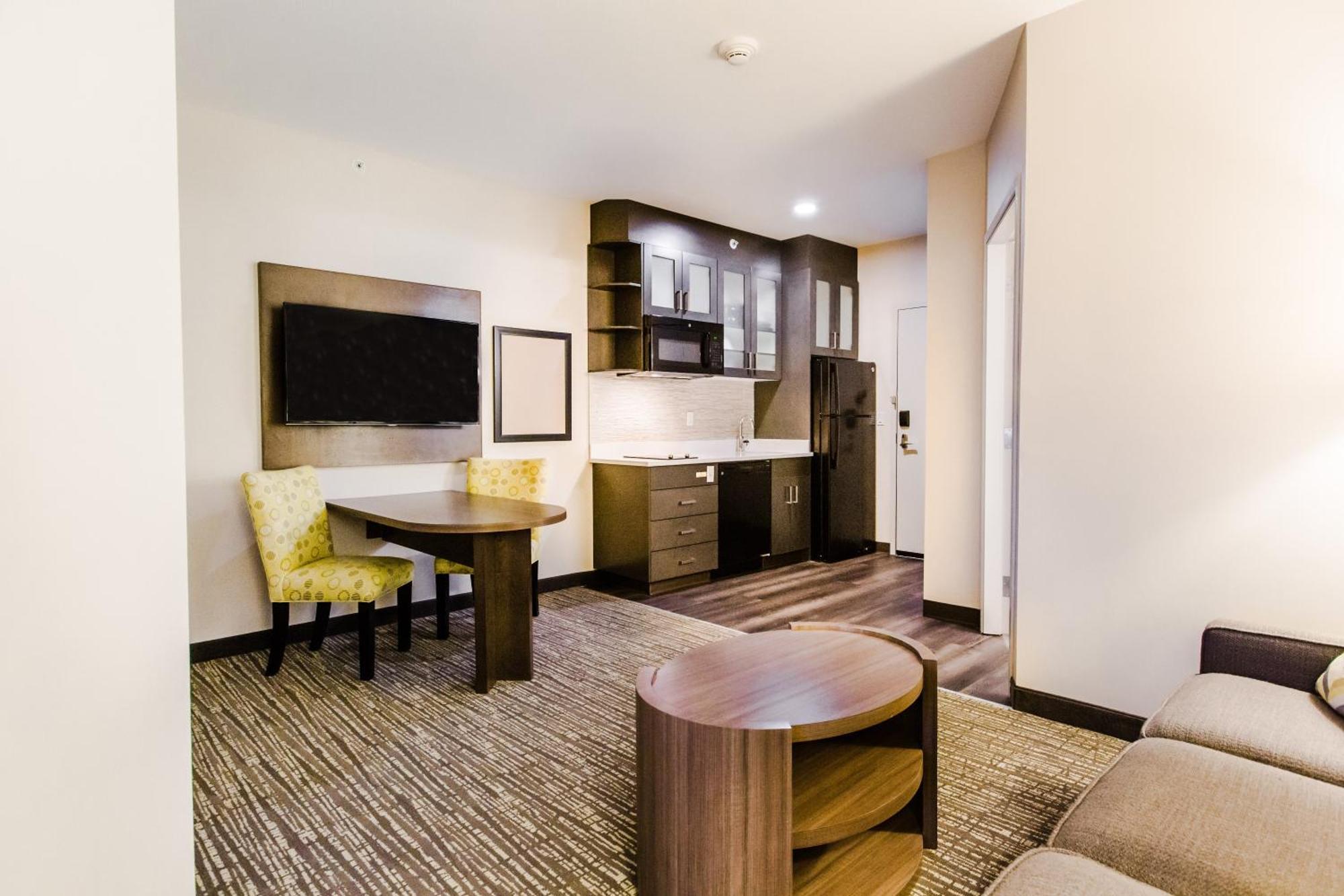 One-Bedroom Suite One King Bed Non-Smoking