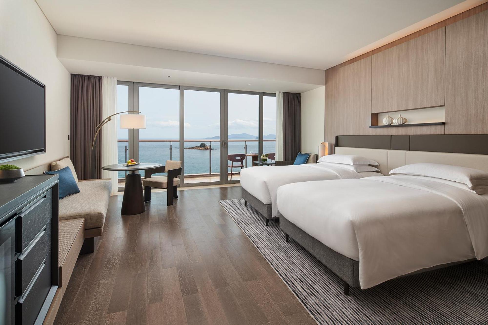 Classic Ocean Room