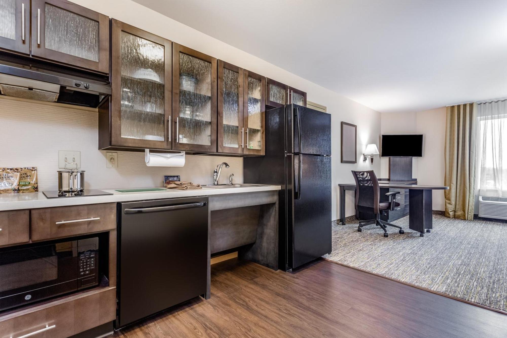 King Studio Suite