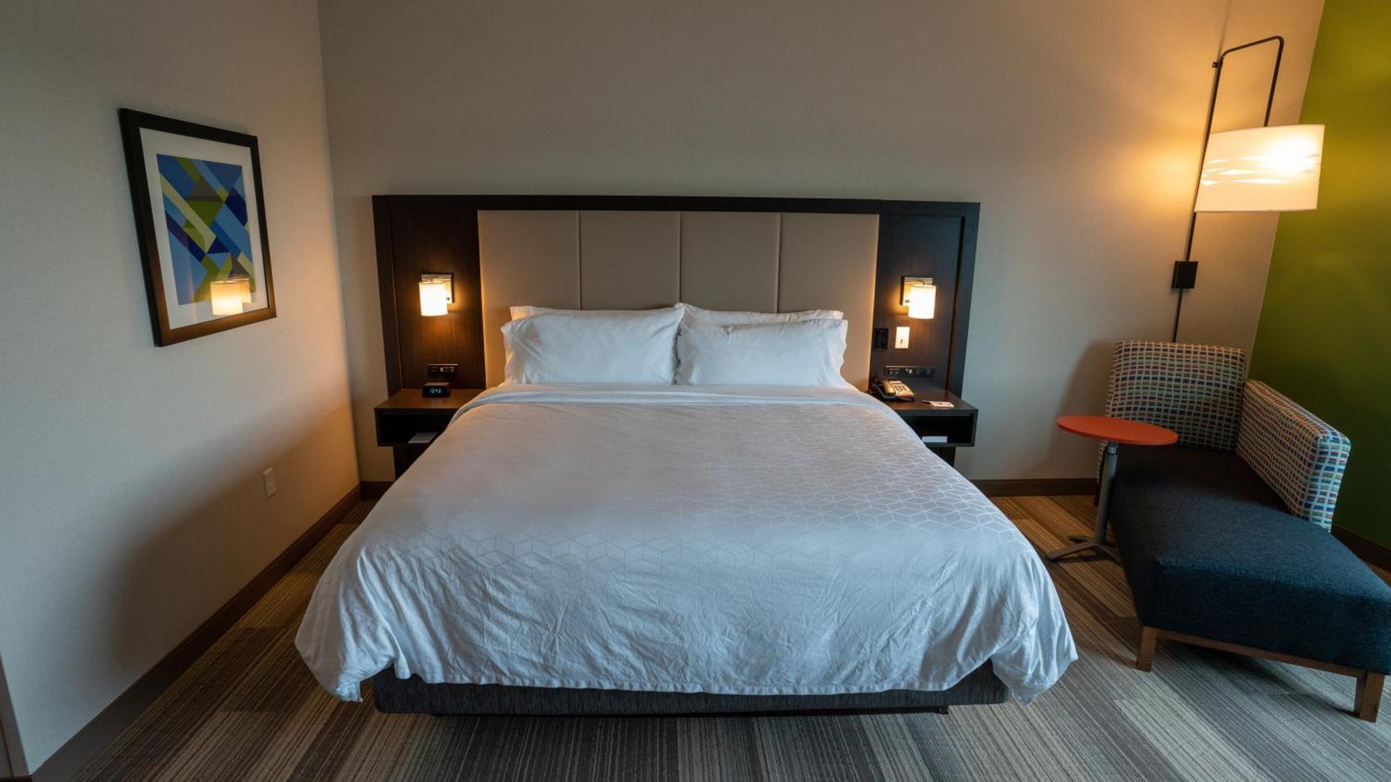 Standard King Room
