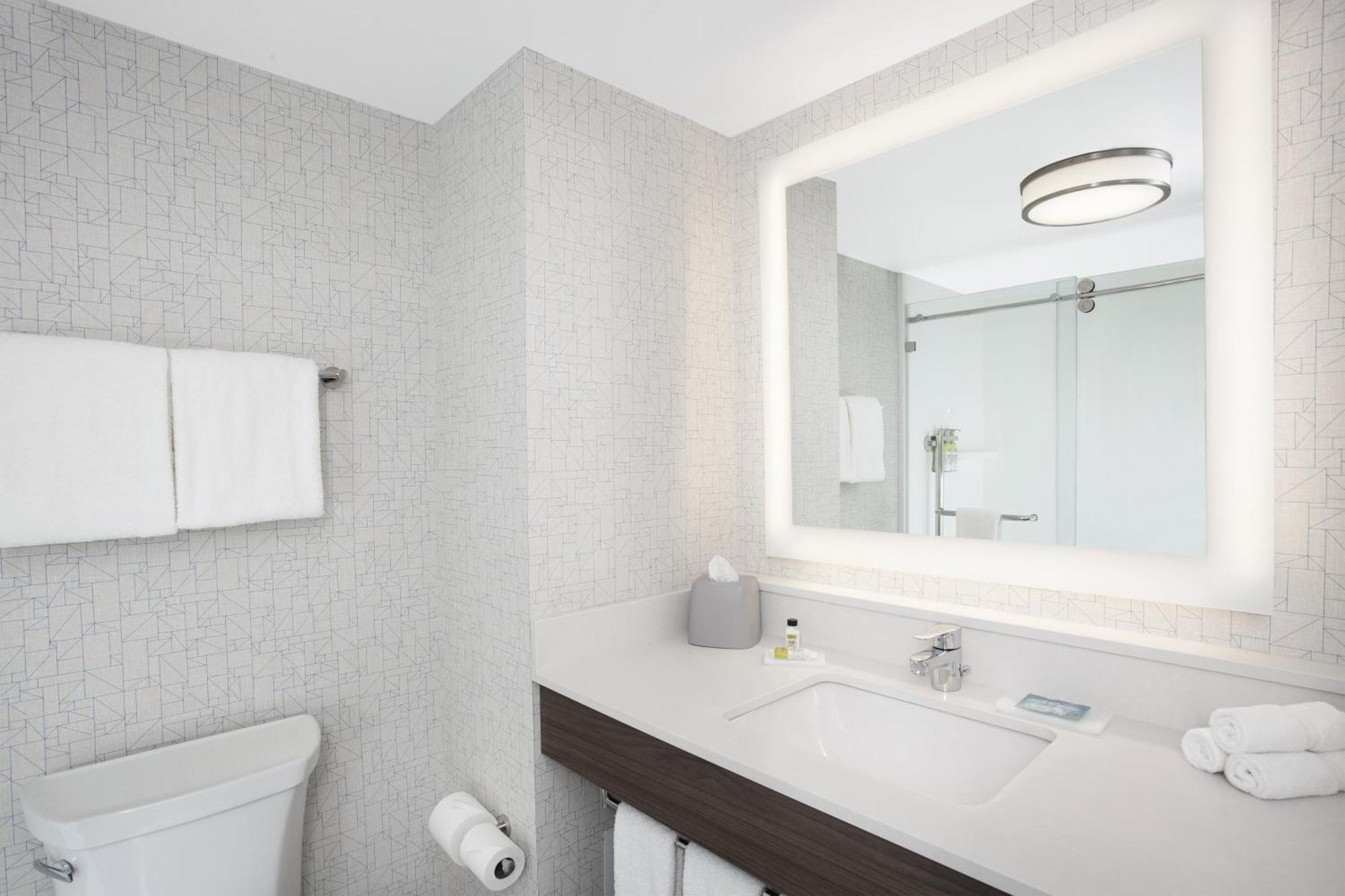 Habitación Doble con 2 camas dobles adaptada para personas con movilidad reducida