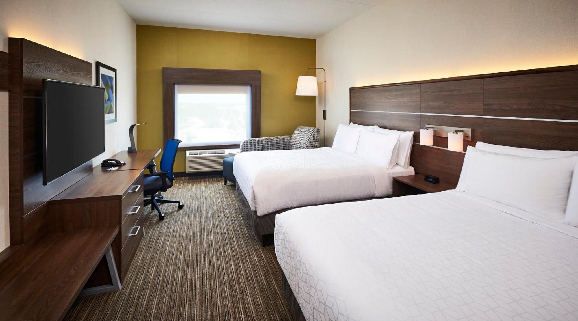 Queen Room with Two Queen Beds - Non-Smoking