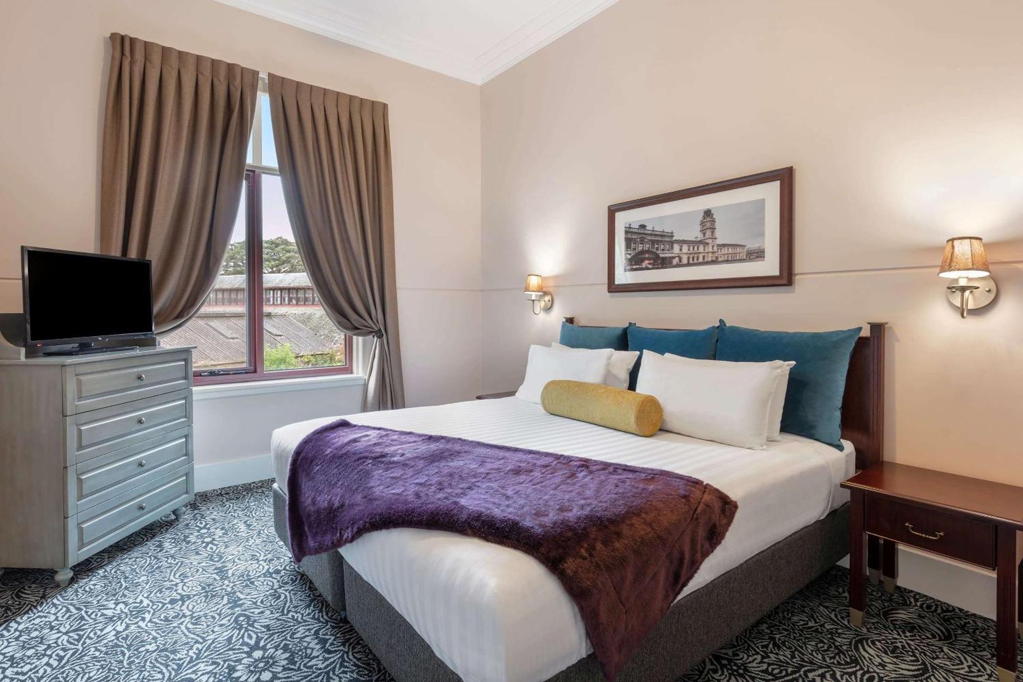 Deluxe Studio Room