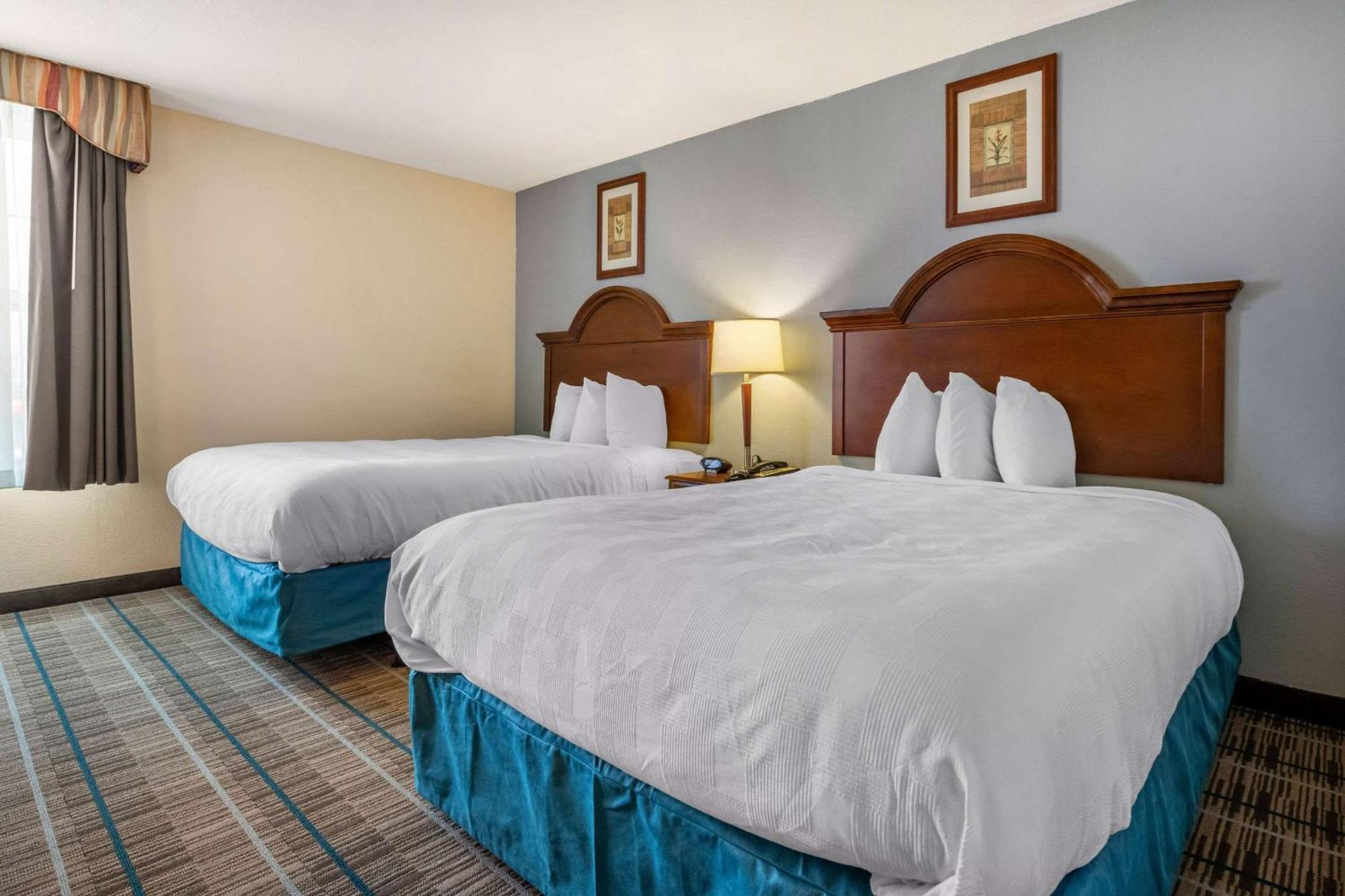 Queen Room with Two Queen Beds - Non-Smoking