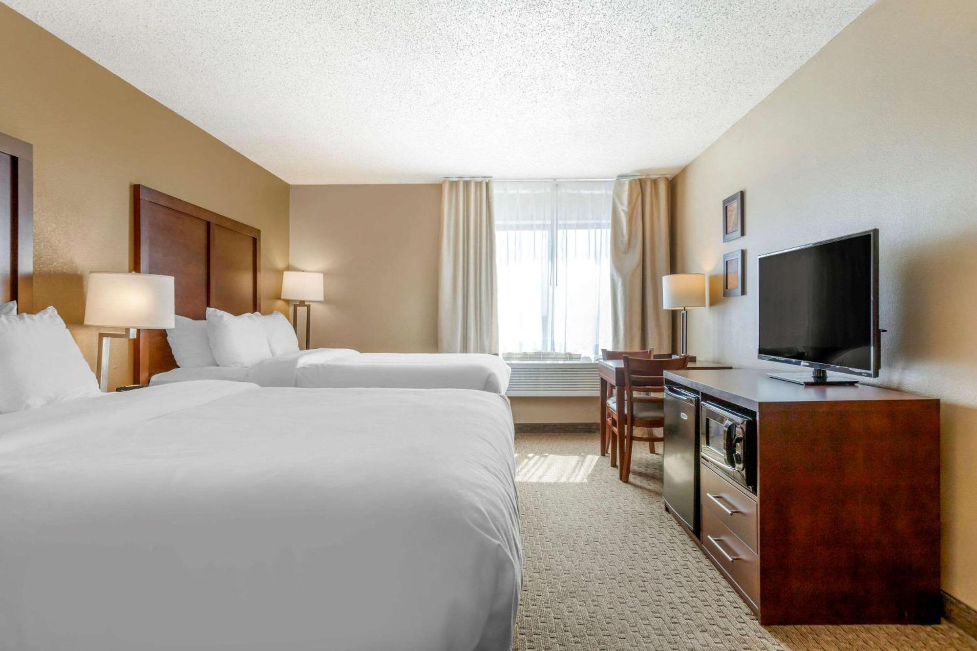 Queen Room with Two Queen Beds - Non-Smoking