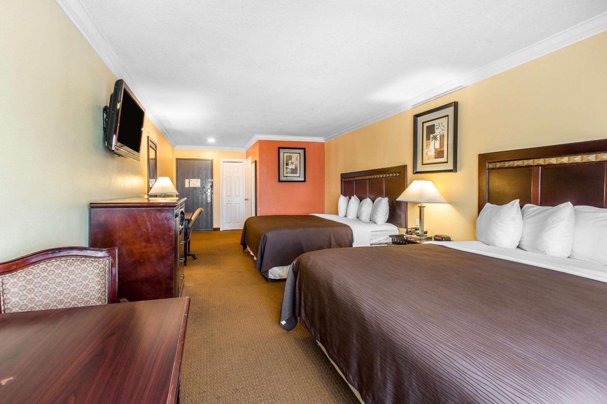 Standard Room, 2 King Beds, Non Smoking
