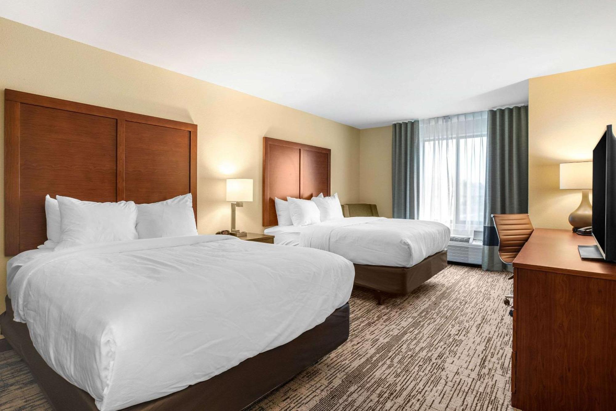 Queen Room with Two Queen Beds - Non-Smoking