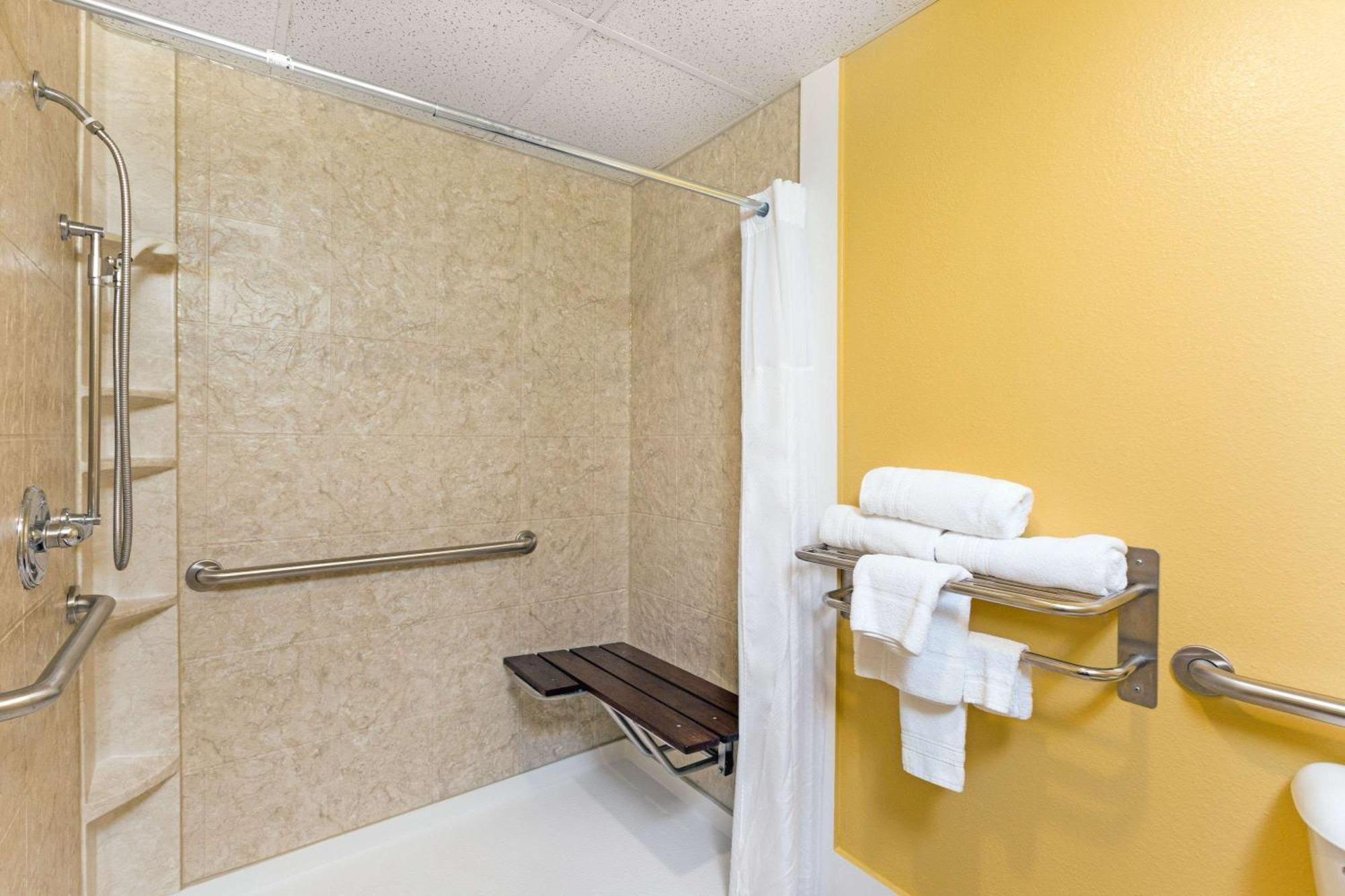 King Room - Mobility Access/Non-Smoking