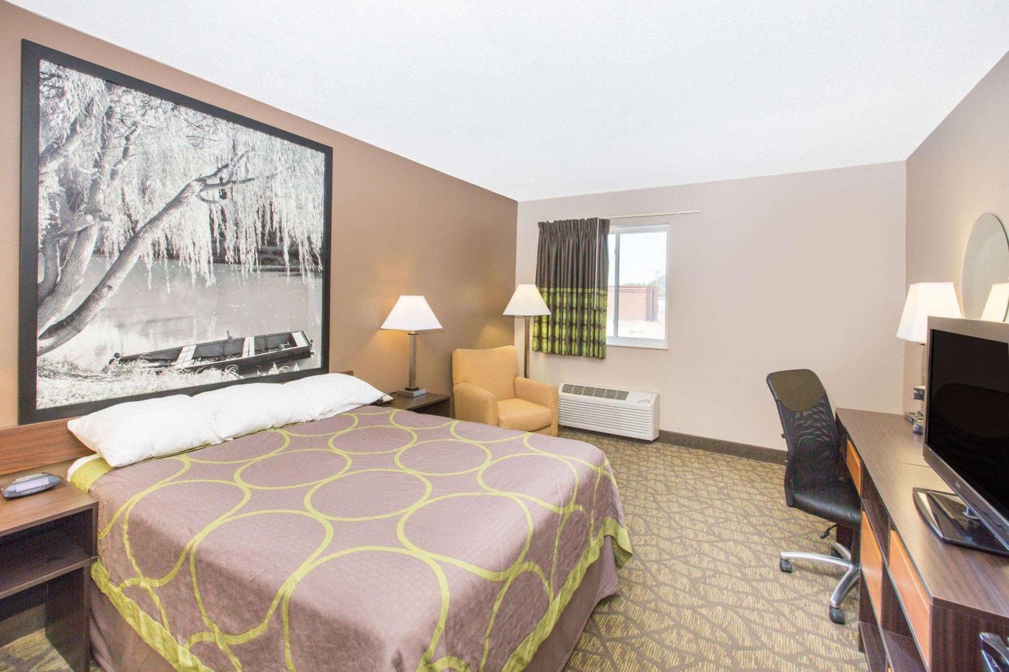 Queen Room - Mobility Access/Non-Smoking