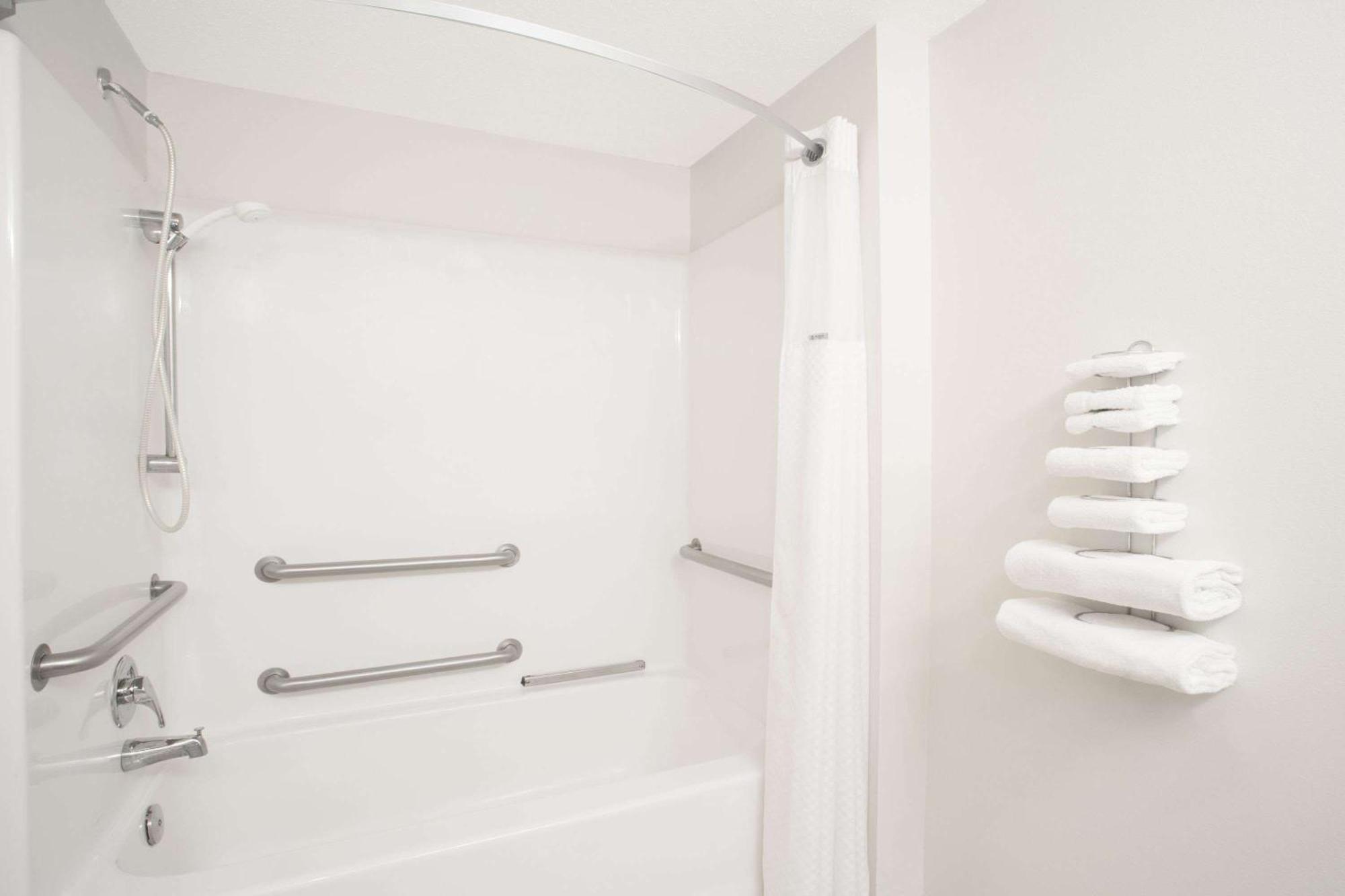 Business Room with Bathtub with Grab Bars - Mobility Accessible