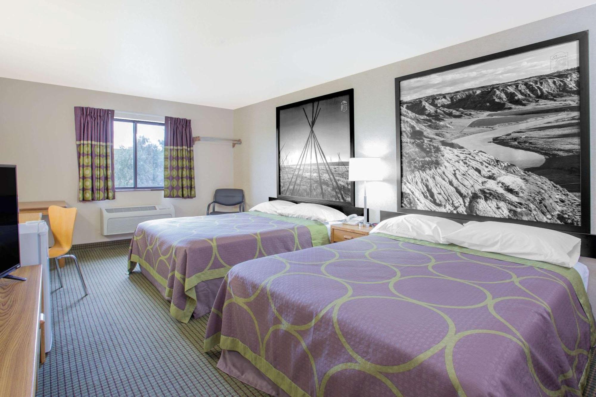 Queen Room with Two Queen Beds - Non-Smoking