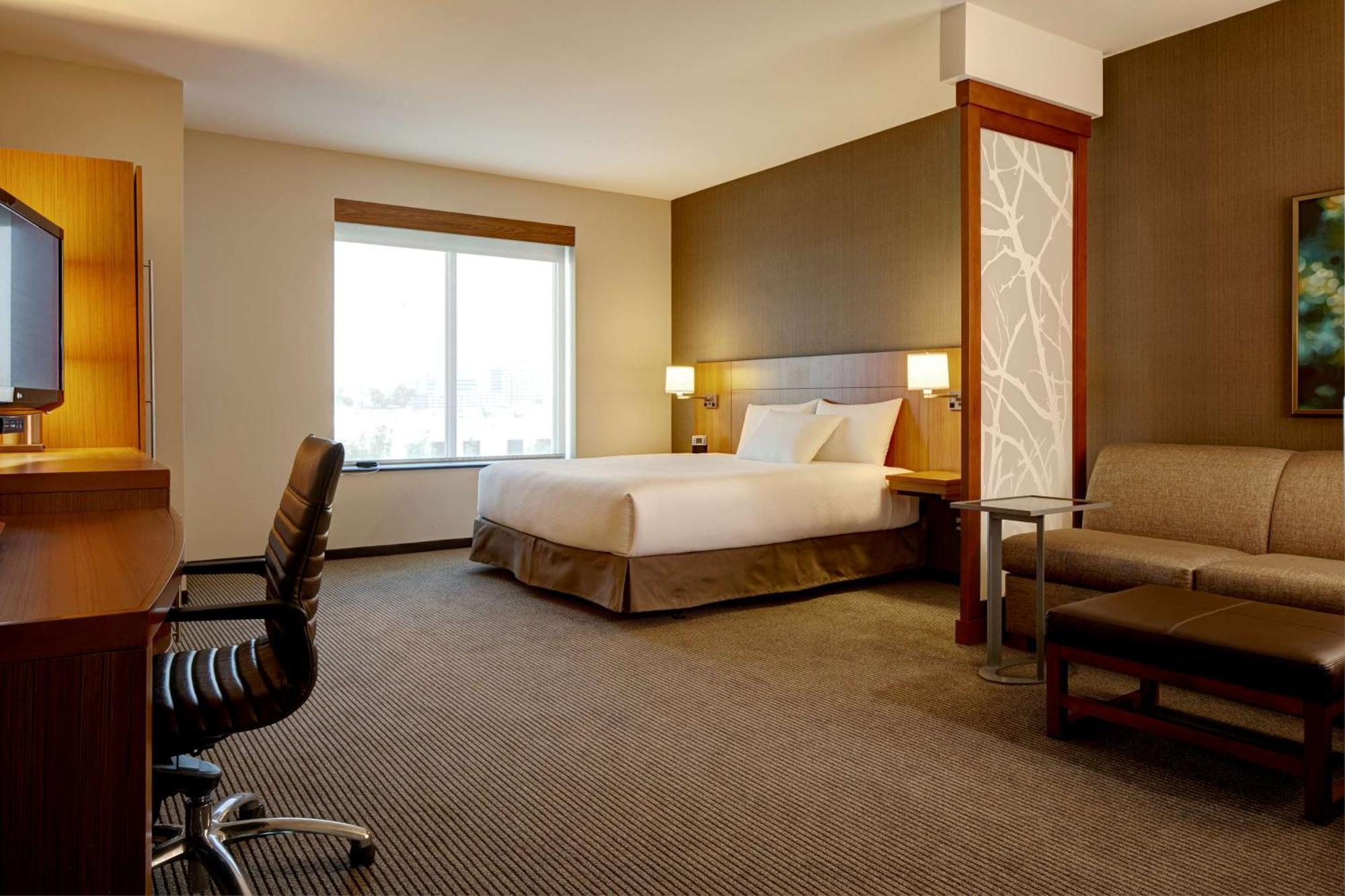 King Room with Sofa Bed - High Floor
