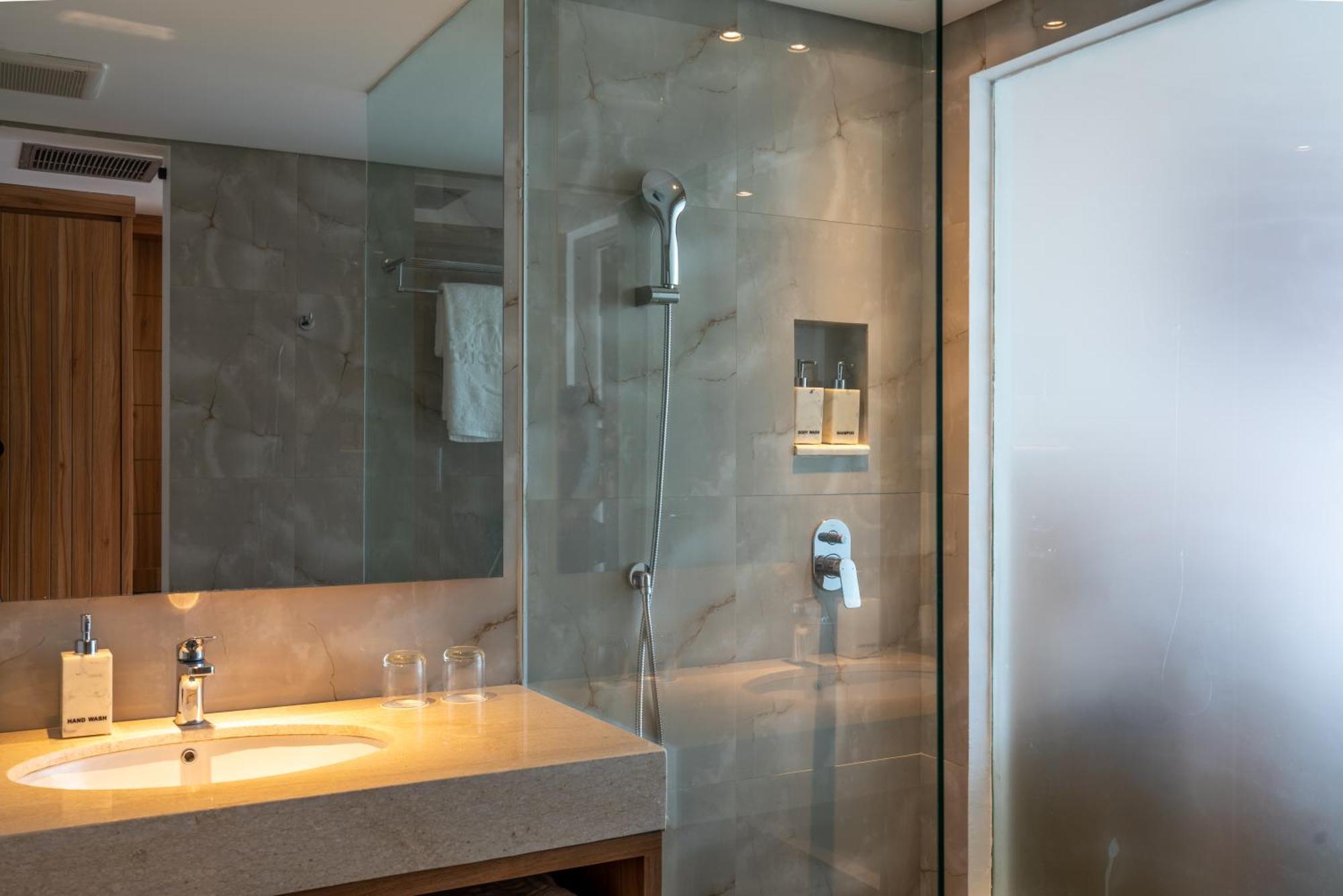 Suite Room,1269487171:JPEG