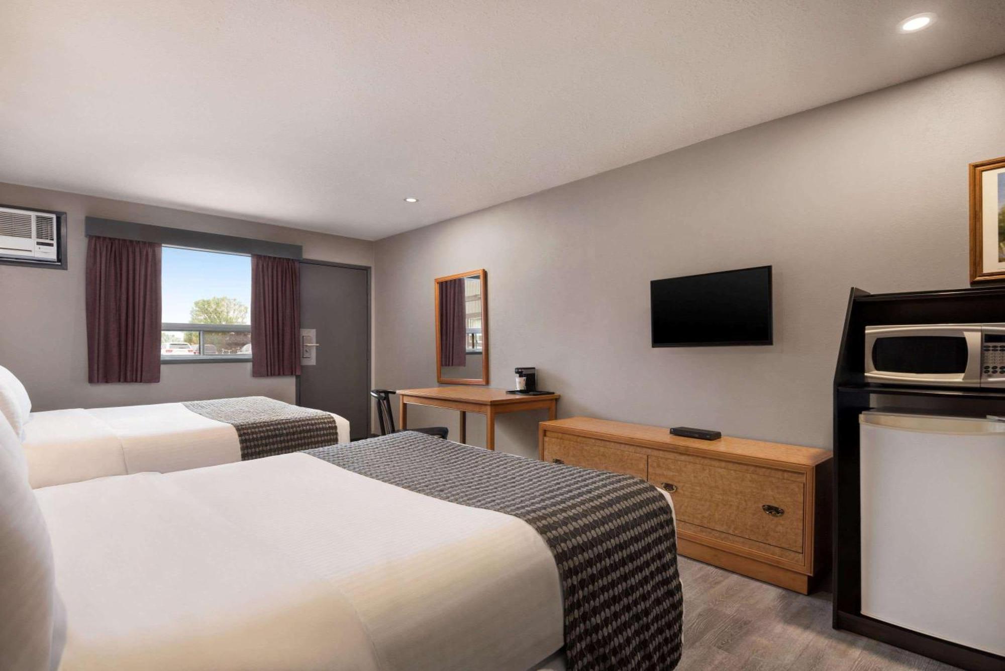 Queen Room with Two Queen Beds - Mobility Access/Non-Smoking