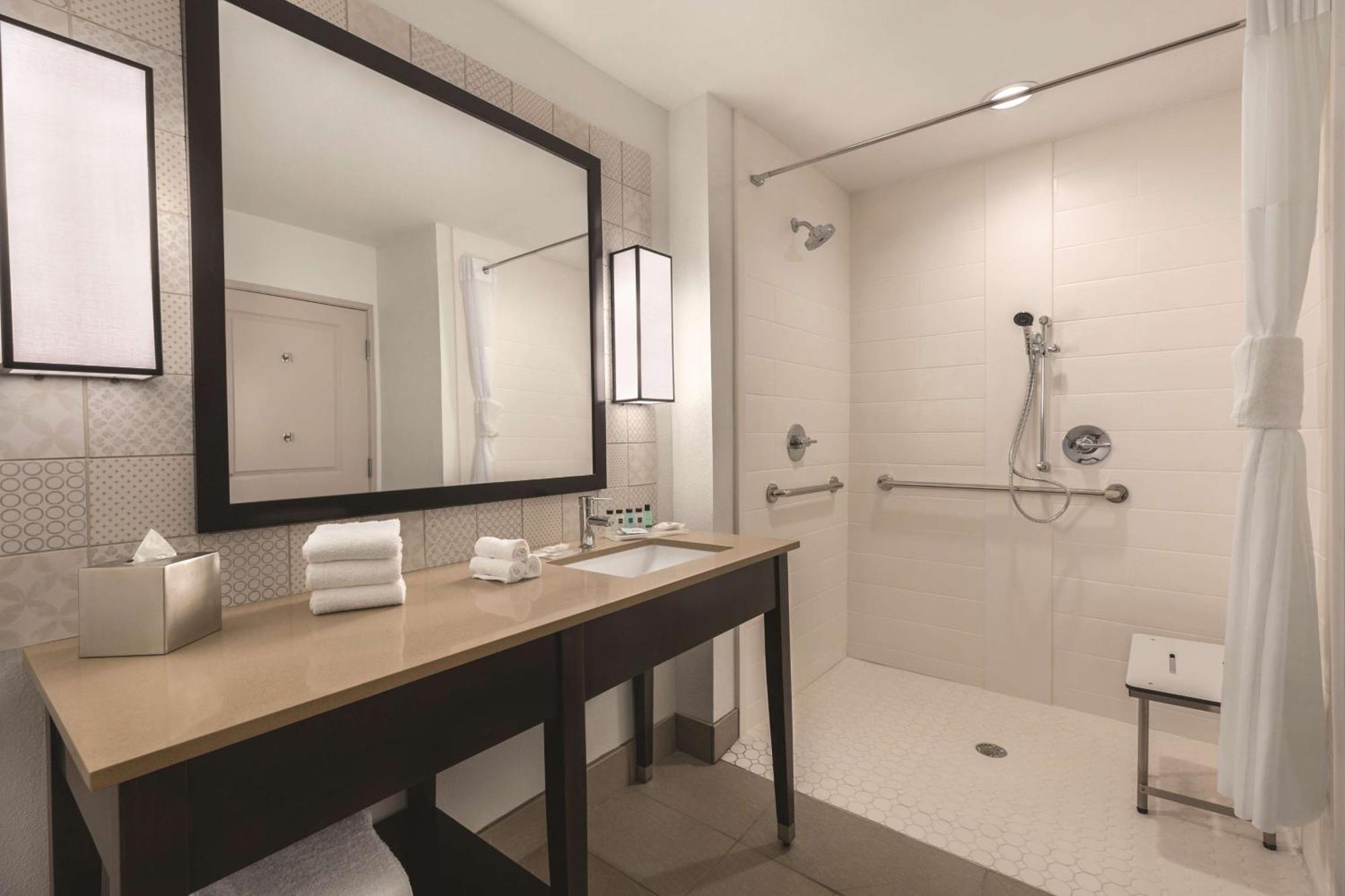 Queen Room with Two Queen Beds and Roll-In Shower - Non-Smoking