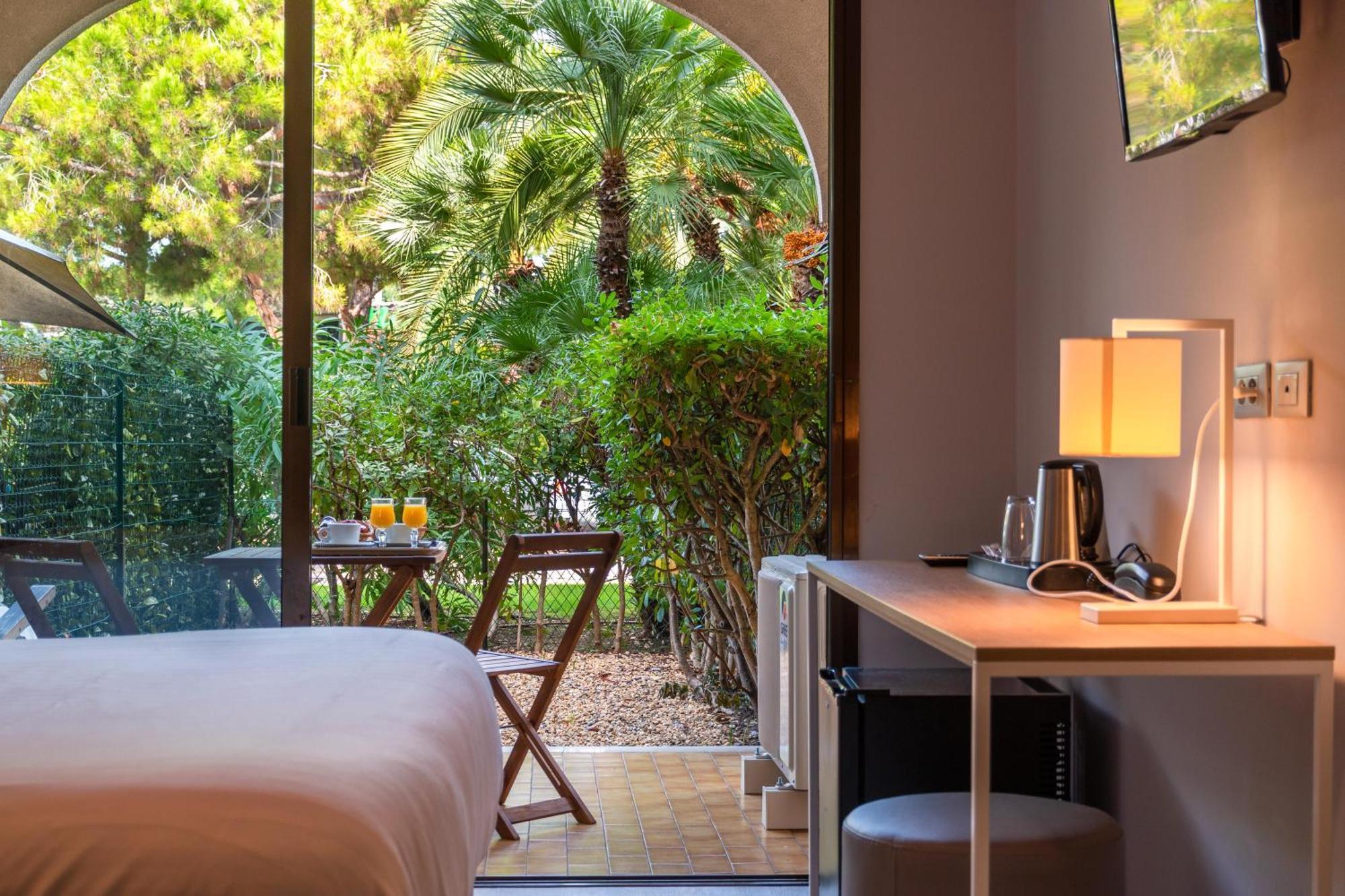 Twin Room with Private Garden