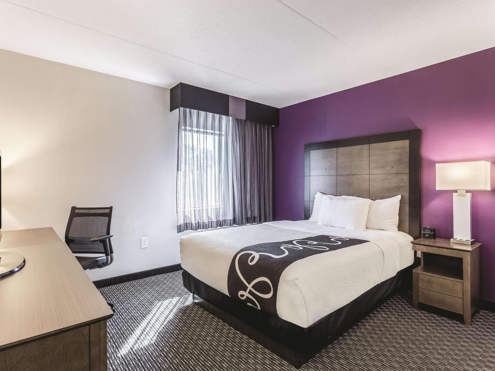 Queen Room - Disability Access