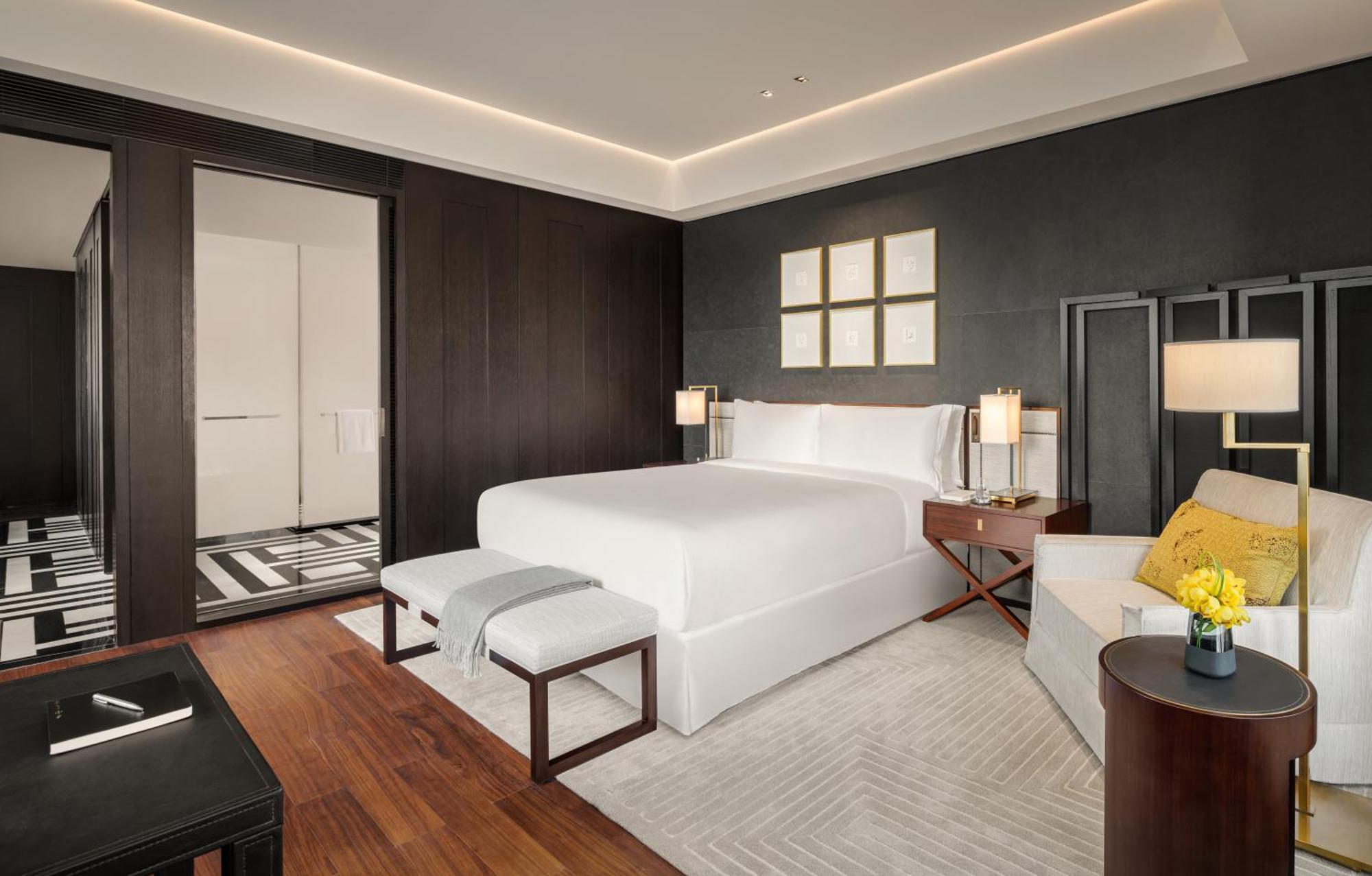 Deluxe King Room - Non-Smoking