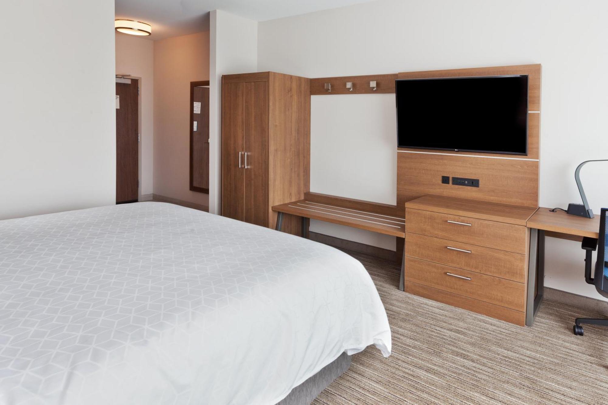 King Room with Mobility Accessible Trans Shower