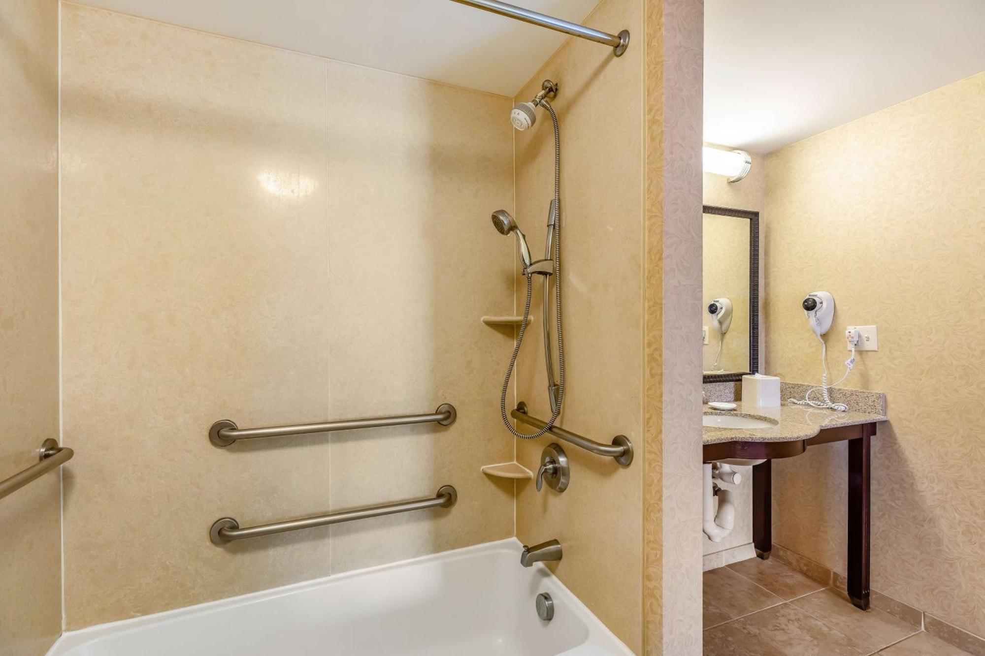 Queen Room with Two Queen Beds - Mobility and Hearing Access/Non-Smoking