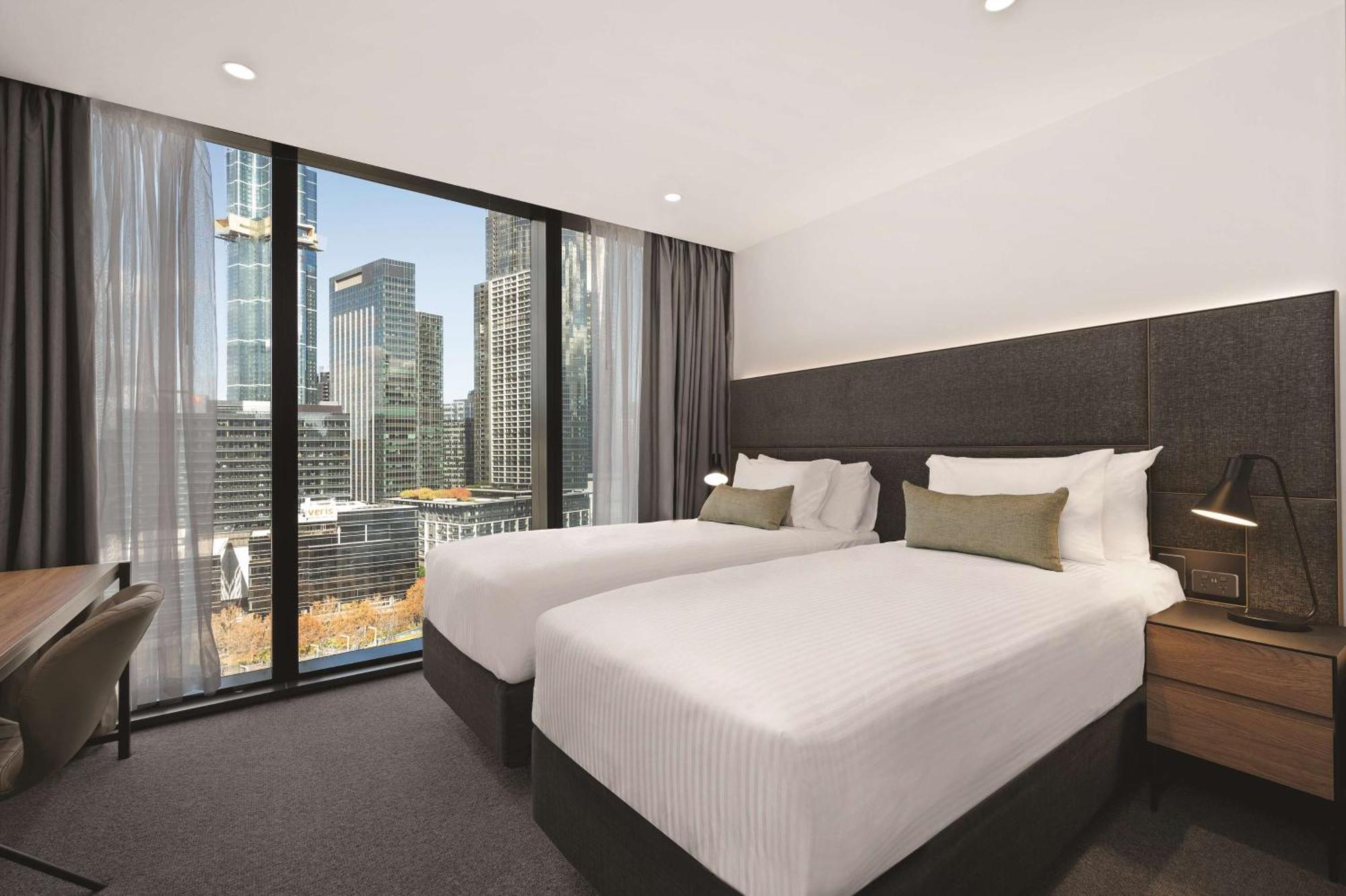 Interconnecting Junior Suite Riverview with Yarra Room Riverview
