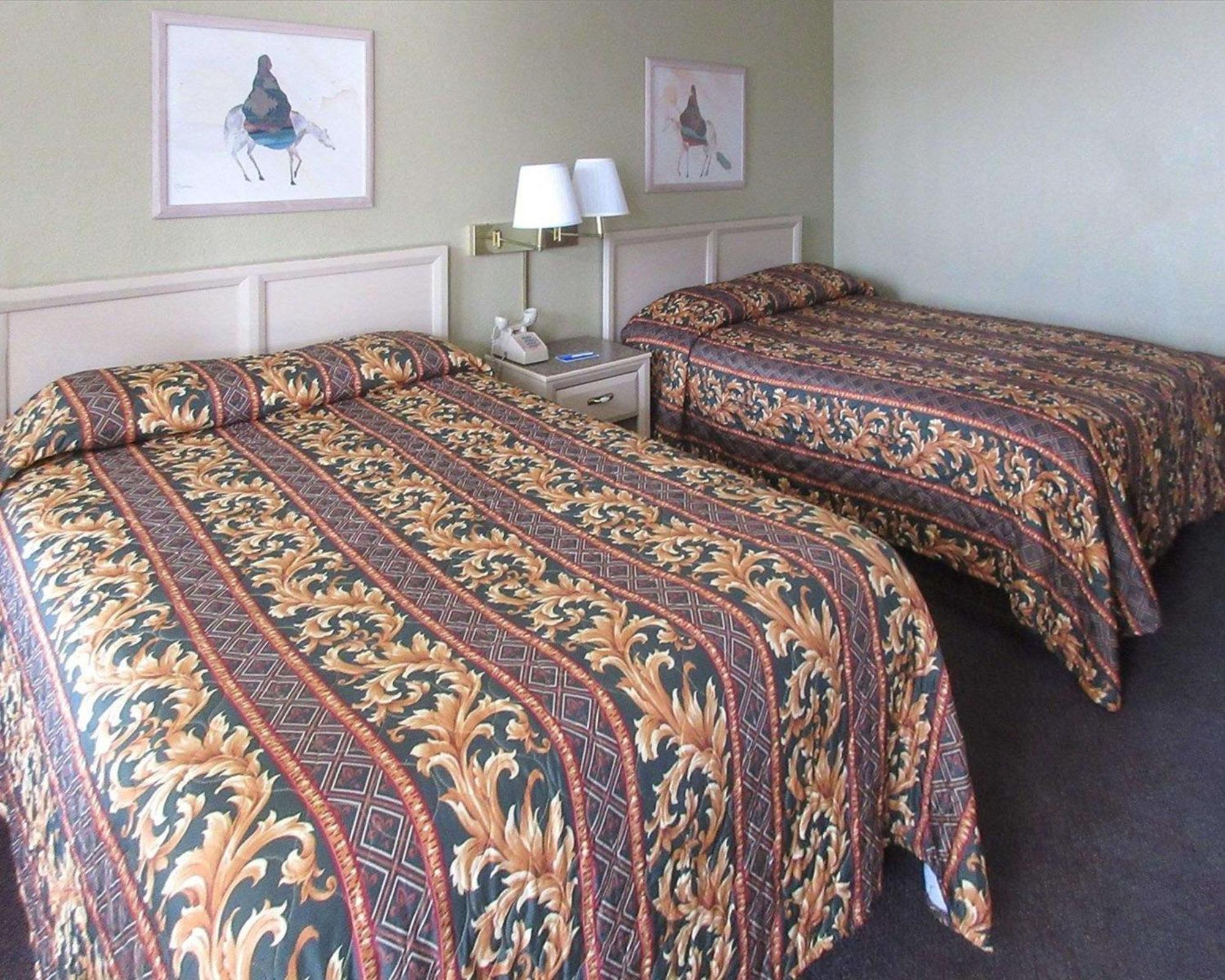 Queen Room with Two Queen Beds - Non-Smoking
