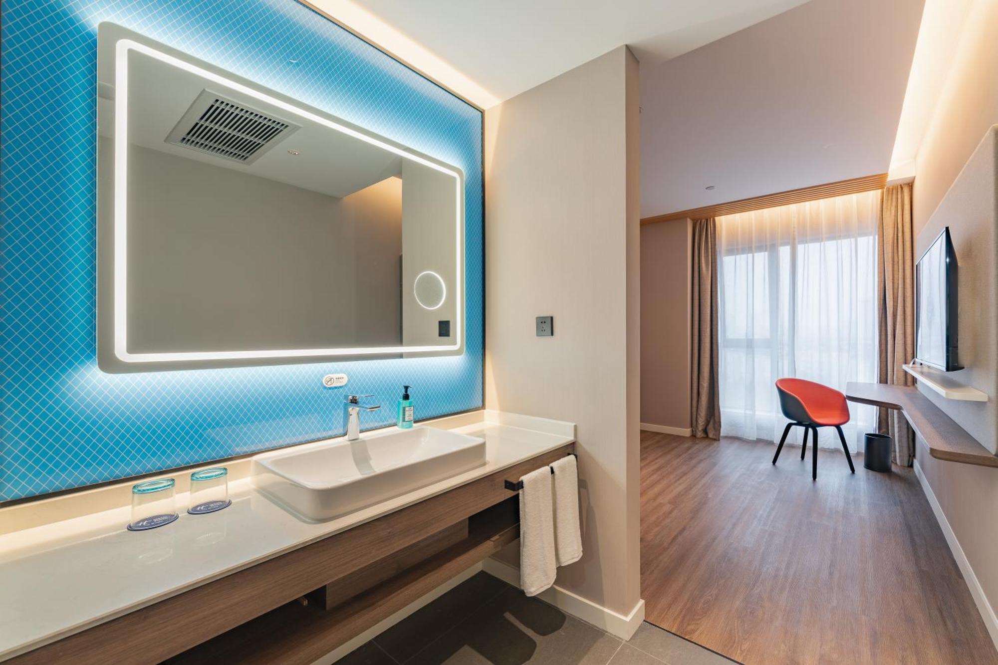 Standard King Room Extra Floor Space