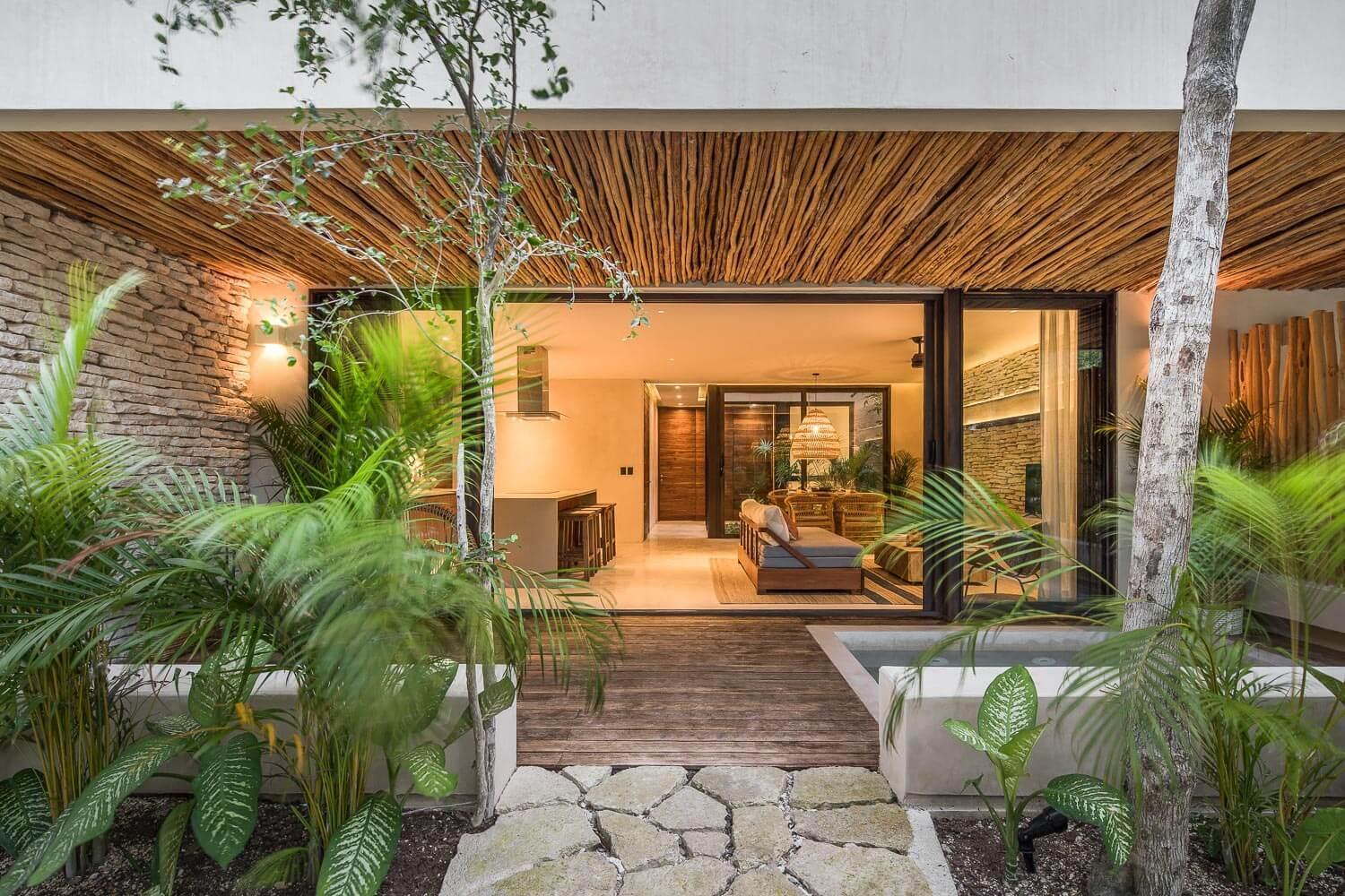 Luxury 2 Bedroom Jungle Apartment Private Pool Garden View 1 King 2 Single Beds & 1 King Sofa Bed