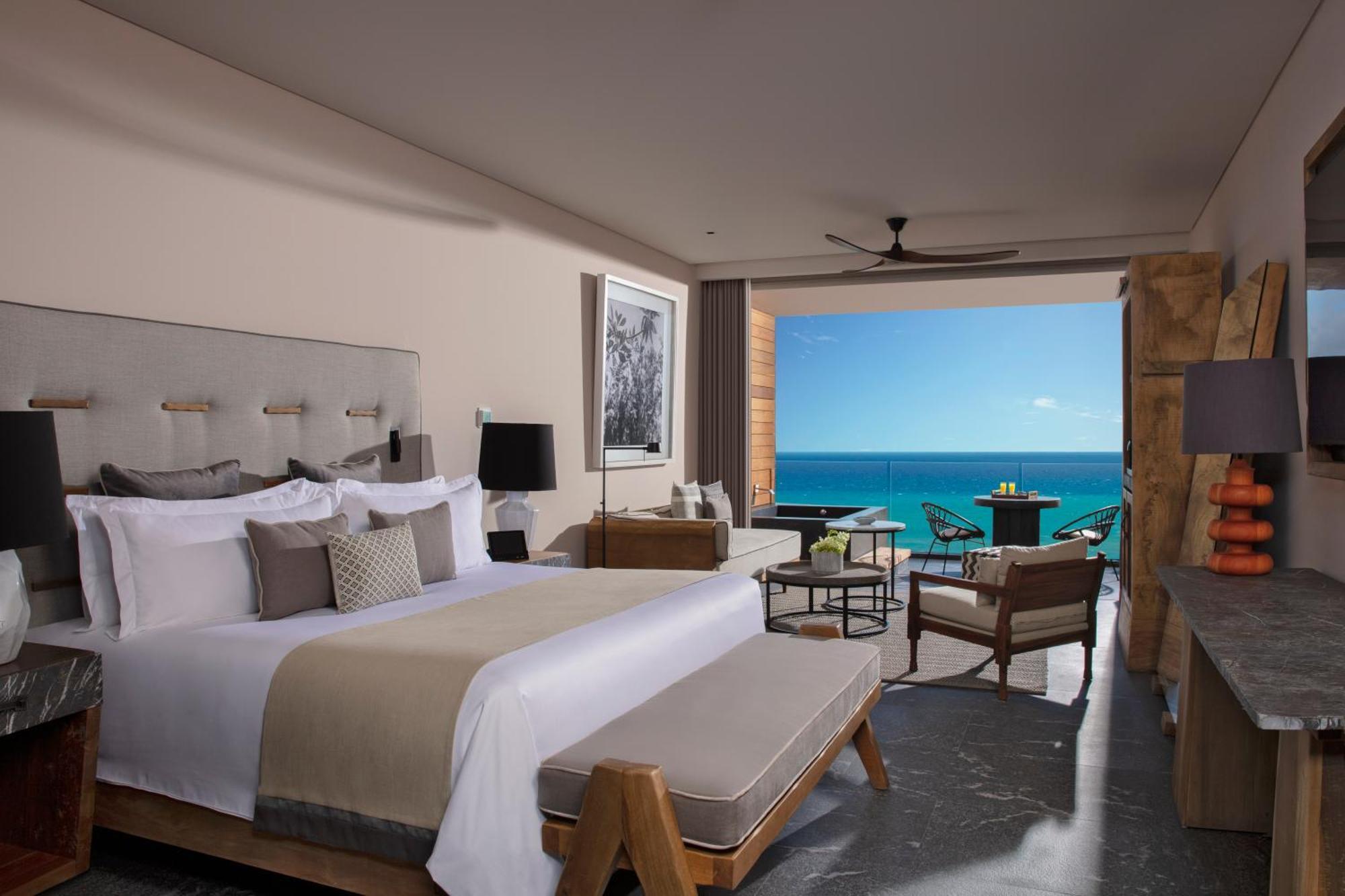 Preferred Club Junior Suite King Ocean Front
