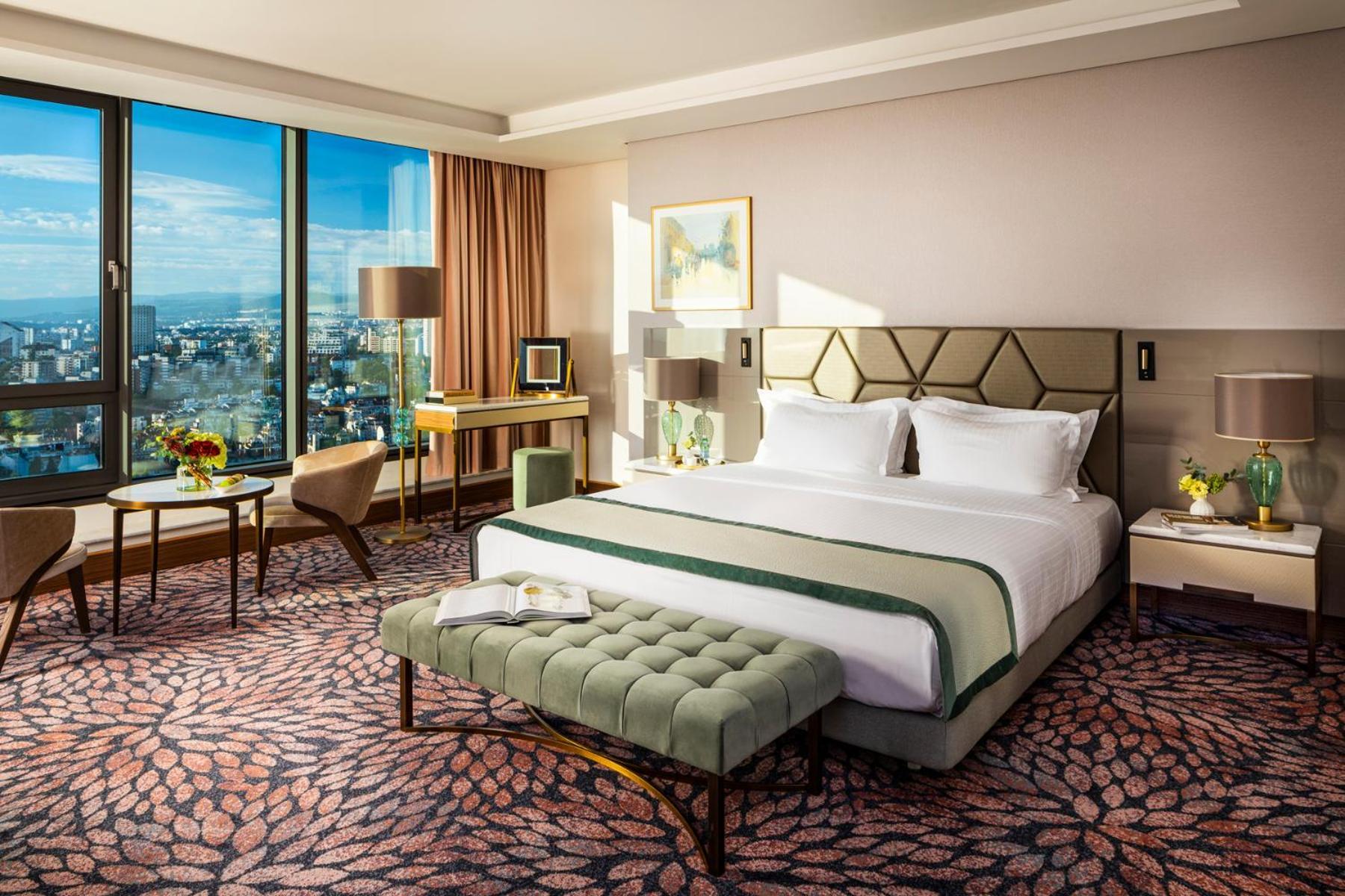 Premium Room with King Bed,1285954426:JPEG