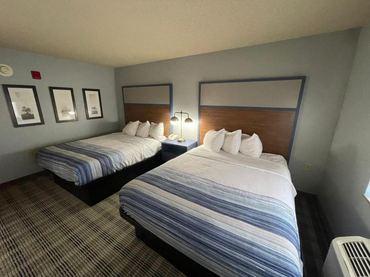 Queen Room with Two Queen Beds - Non-Smoking