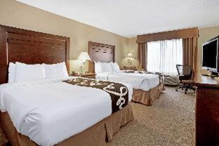 Deluxe Queen Room with Two Queen Beds
