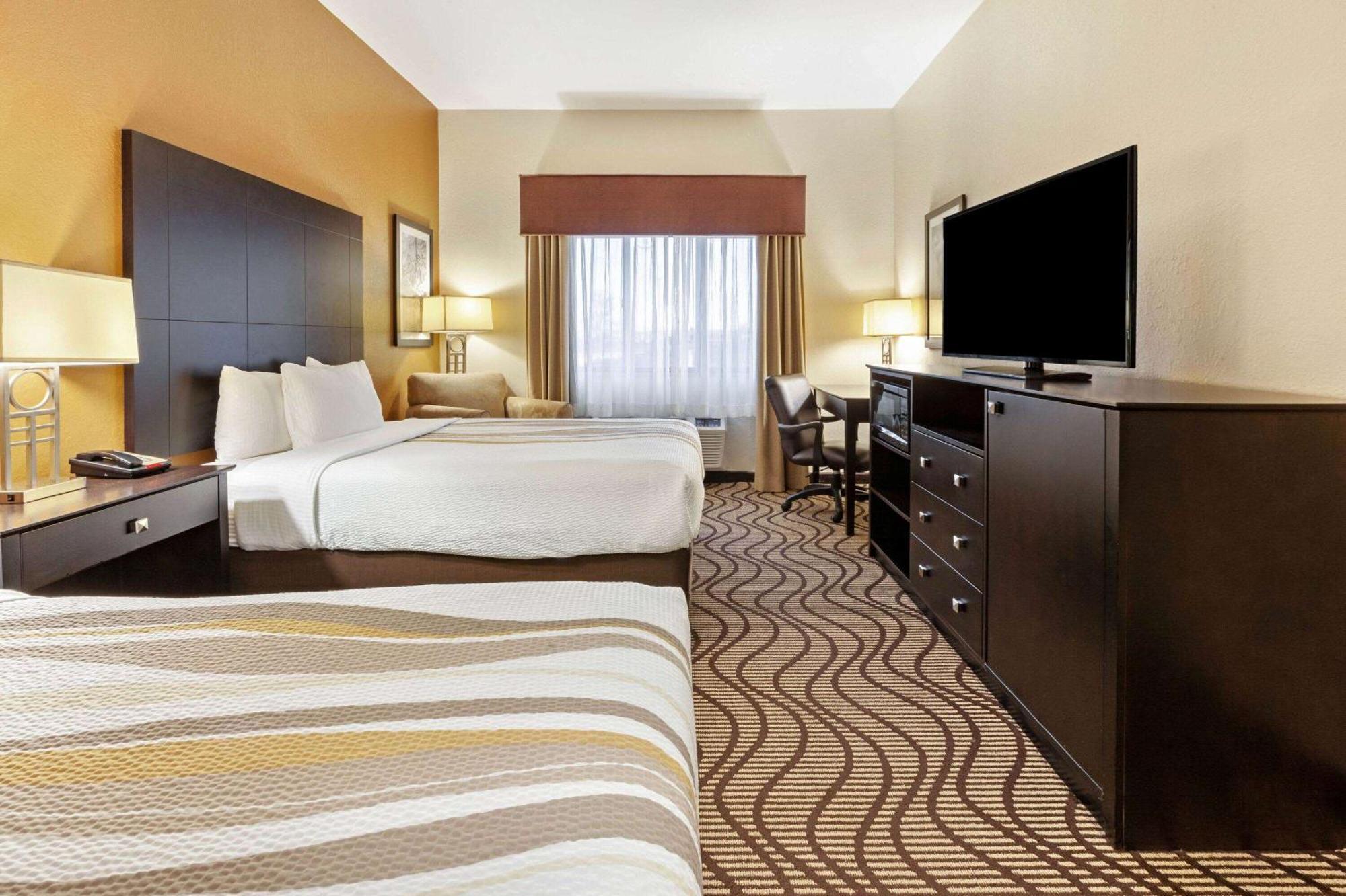 Deluxe Queen Room with Two Queen Beds