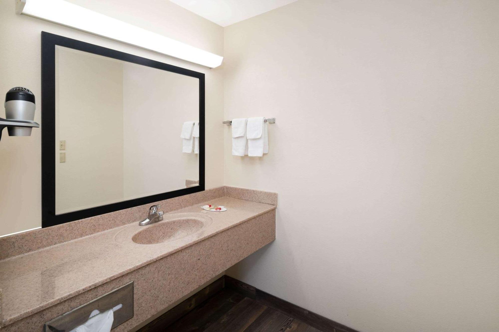 Superior King Room - Non-Smoking