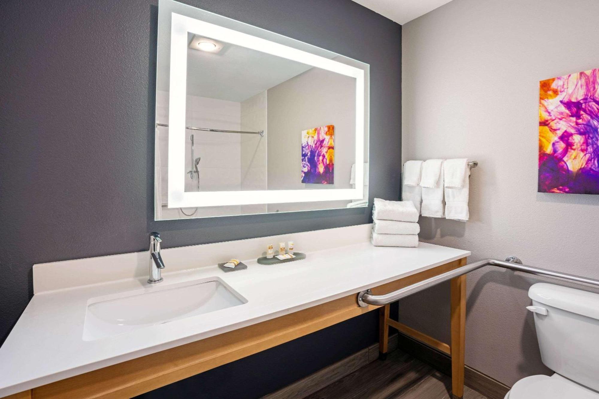 Queen Room with Two Queen Beds - Disability Access