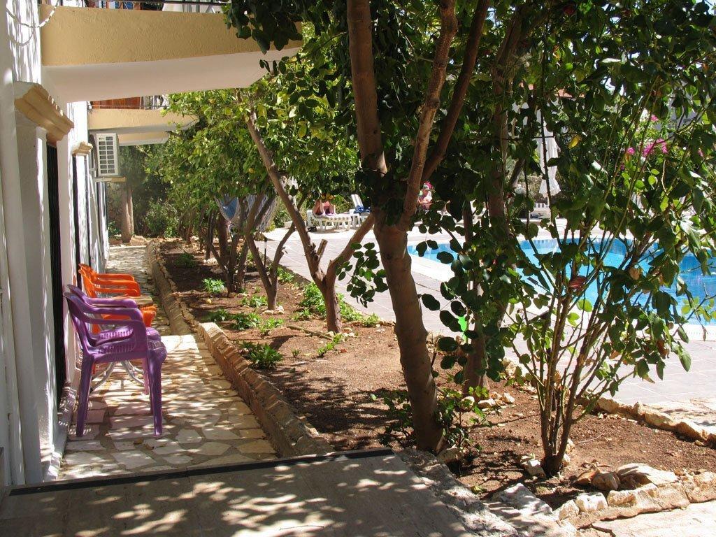 Apartment with Garden View