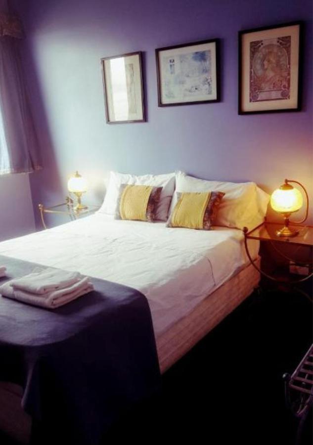 Double Room Private Bathroom