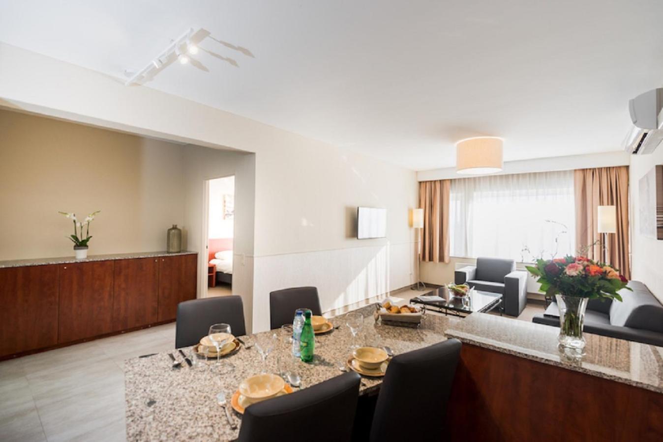 Deluxe Apartment