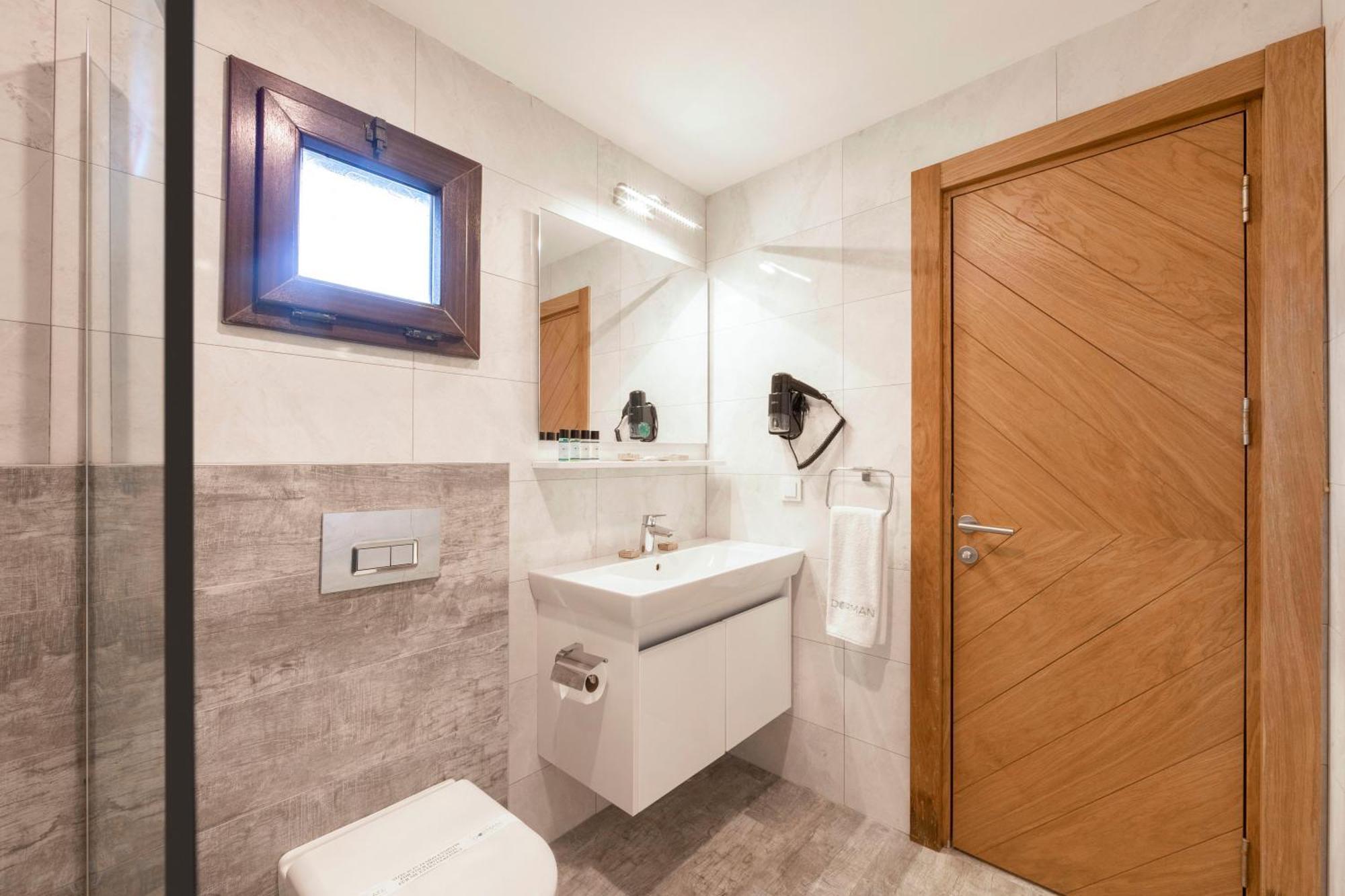 Standard Double Suite