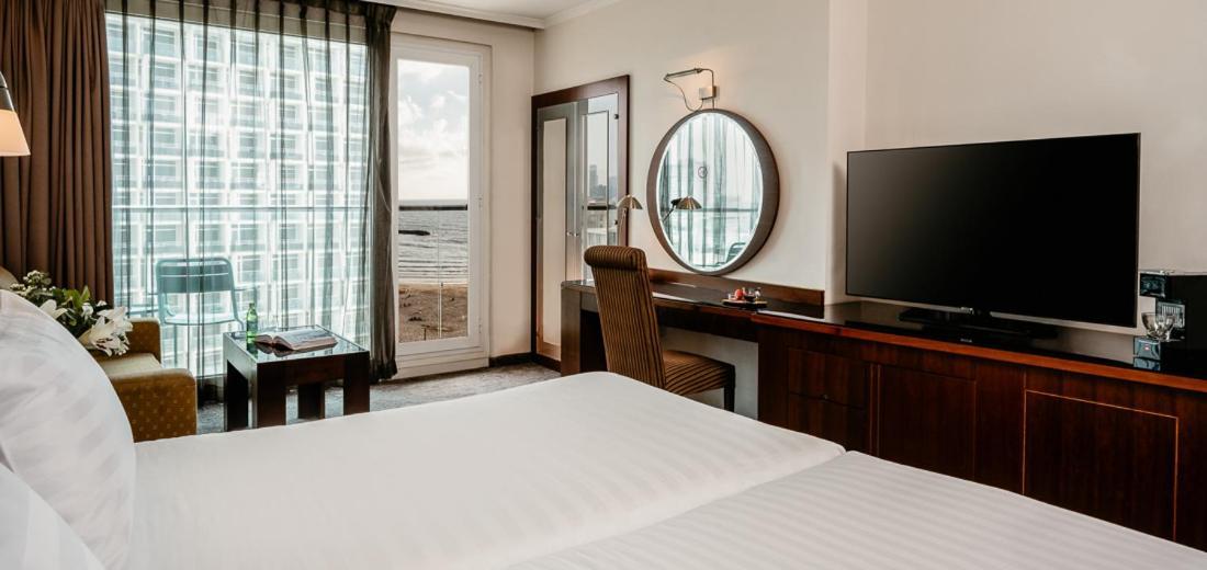 Deluxe King Room with Sea View,1319683951:JPEG