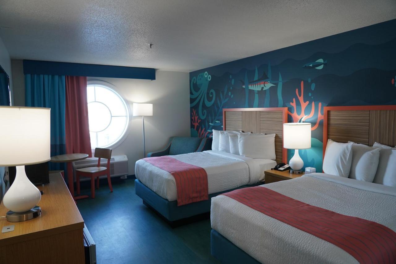 Habitación con cama grande