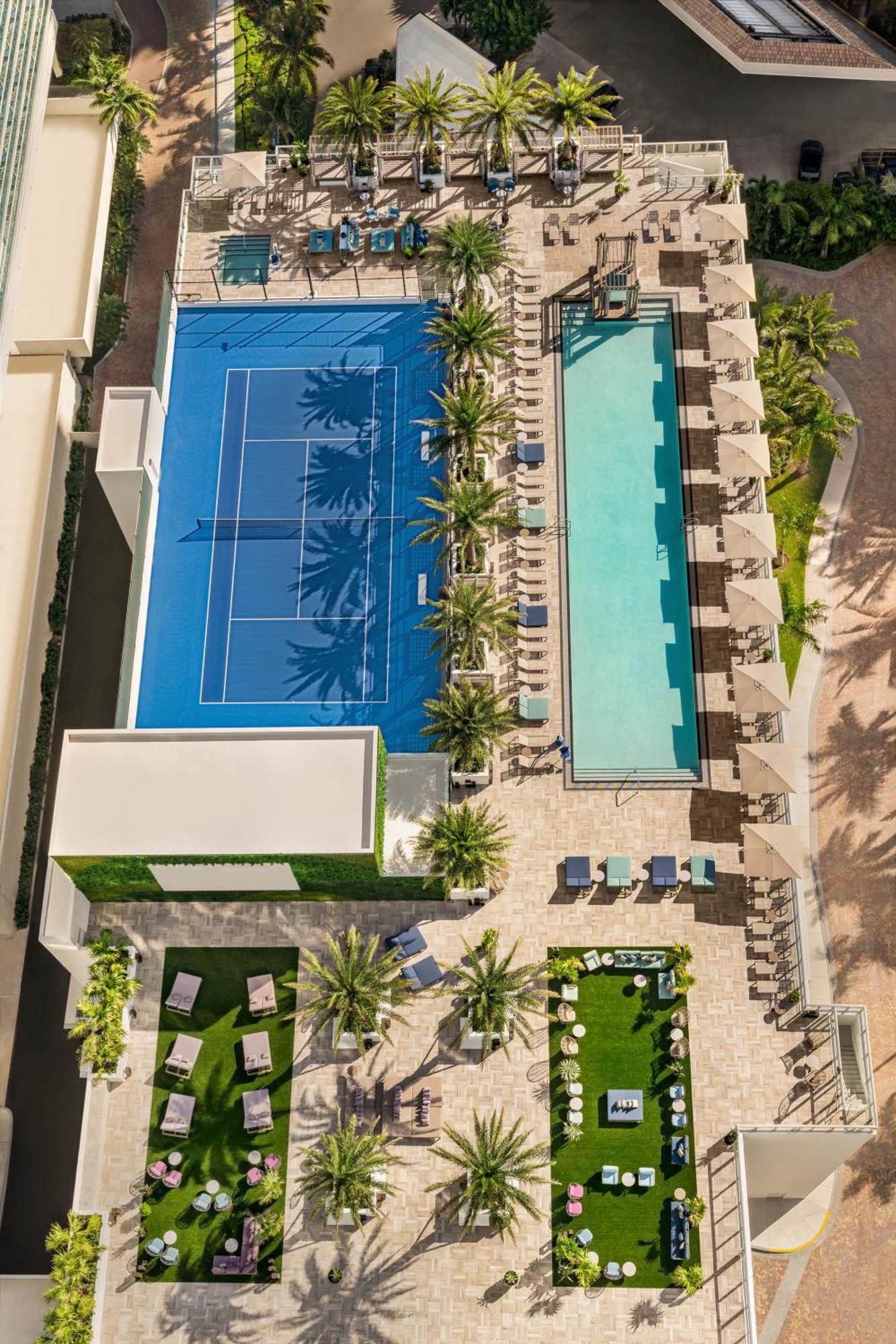 2 Bedroom Suite Ocean view or Pool view Kitchen