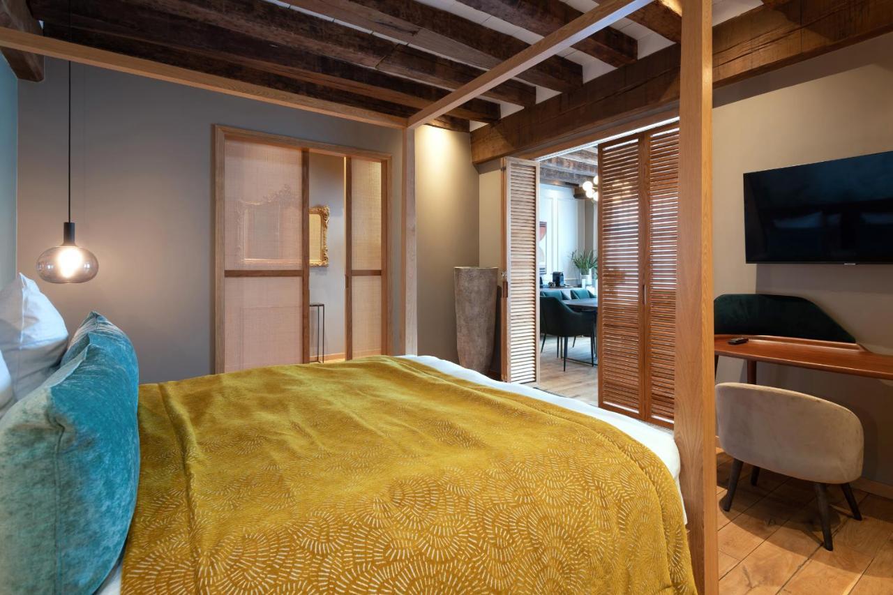 Deluxe Suite canal view