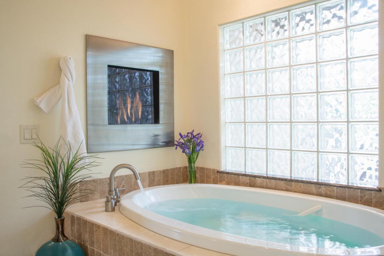 Suite with Lake View