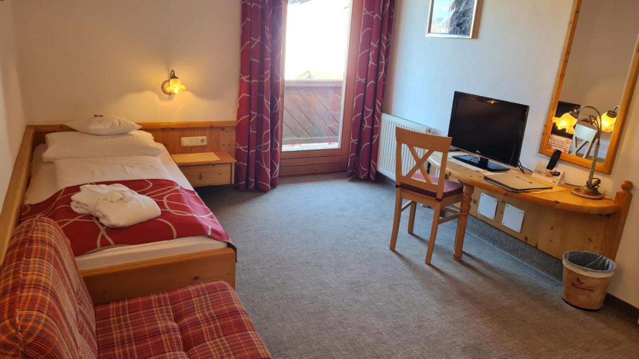 Single Room,1271879323:JPEG
