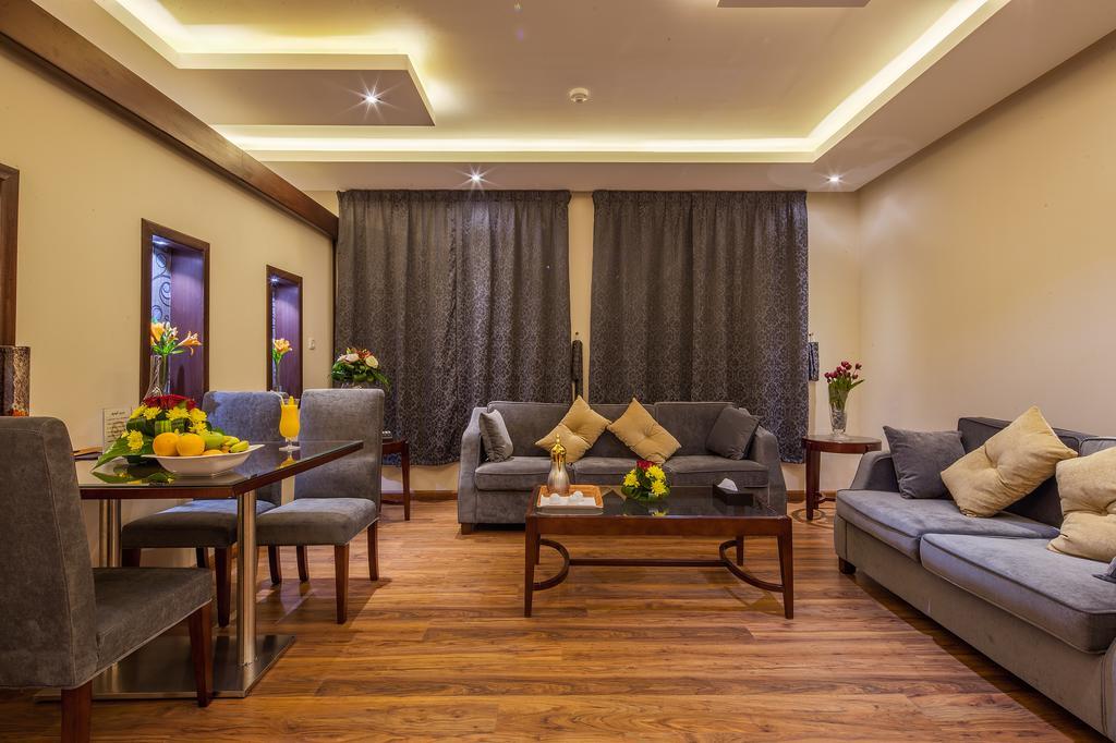 Deluxe Junior Suite,135835932:JPEG