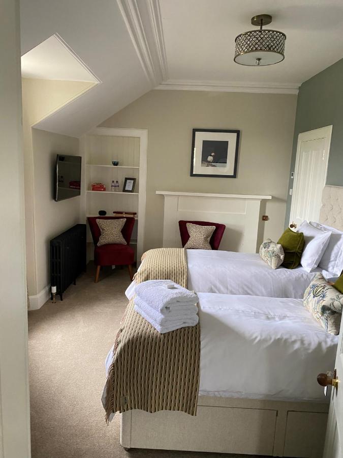 Deluxe Double Room Shower